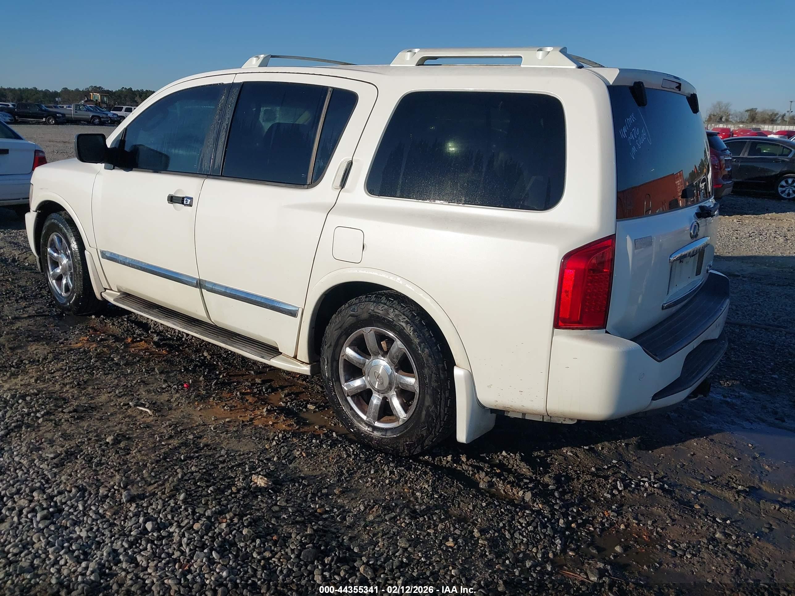 INFINITI QX56 image 3