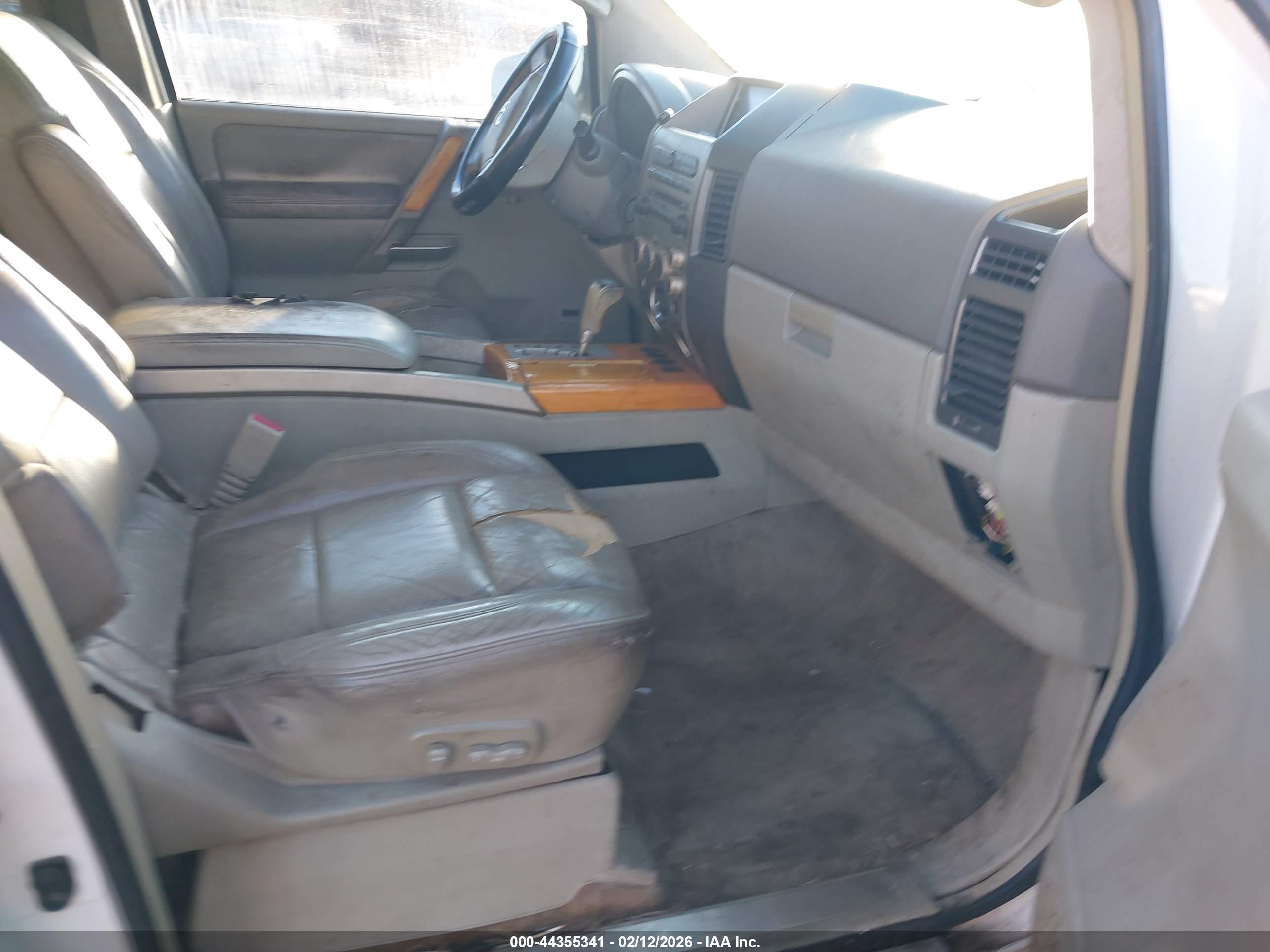 INFINITI QX56 image 5