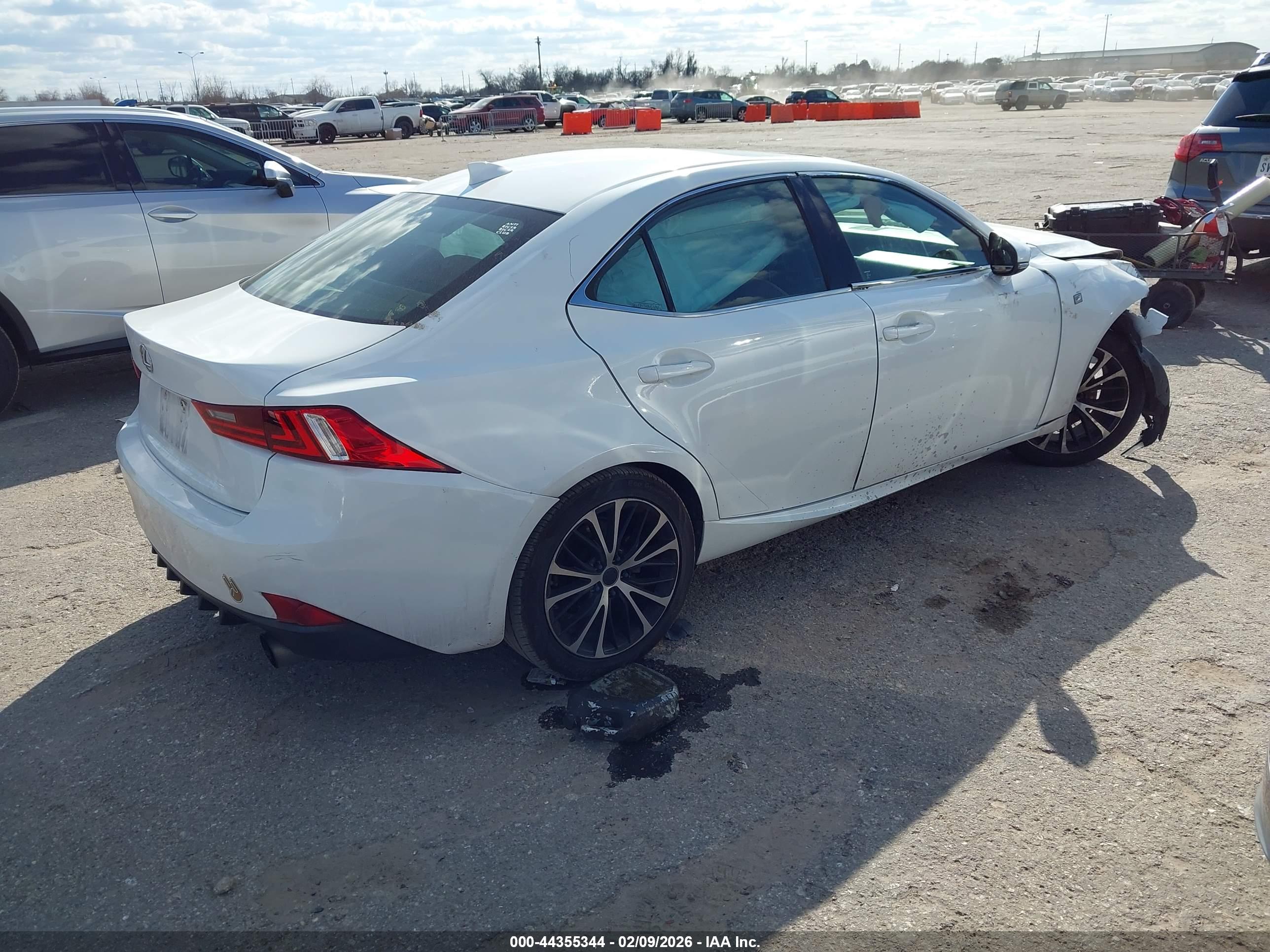LEXUS IS image 4