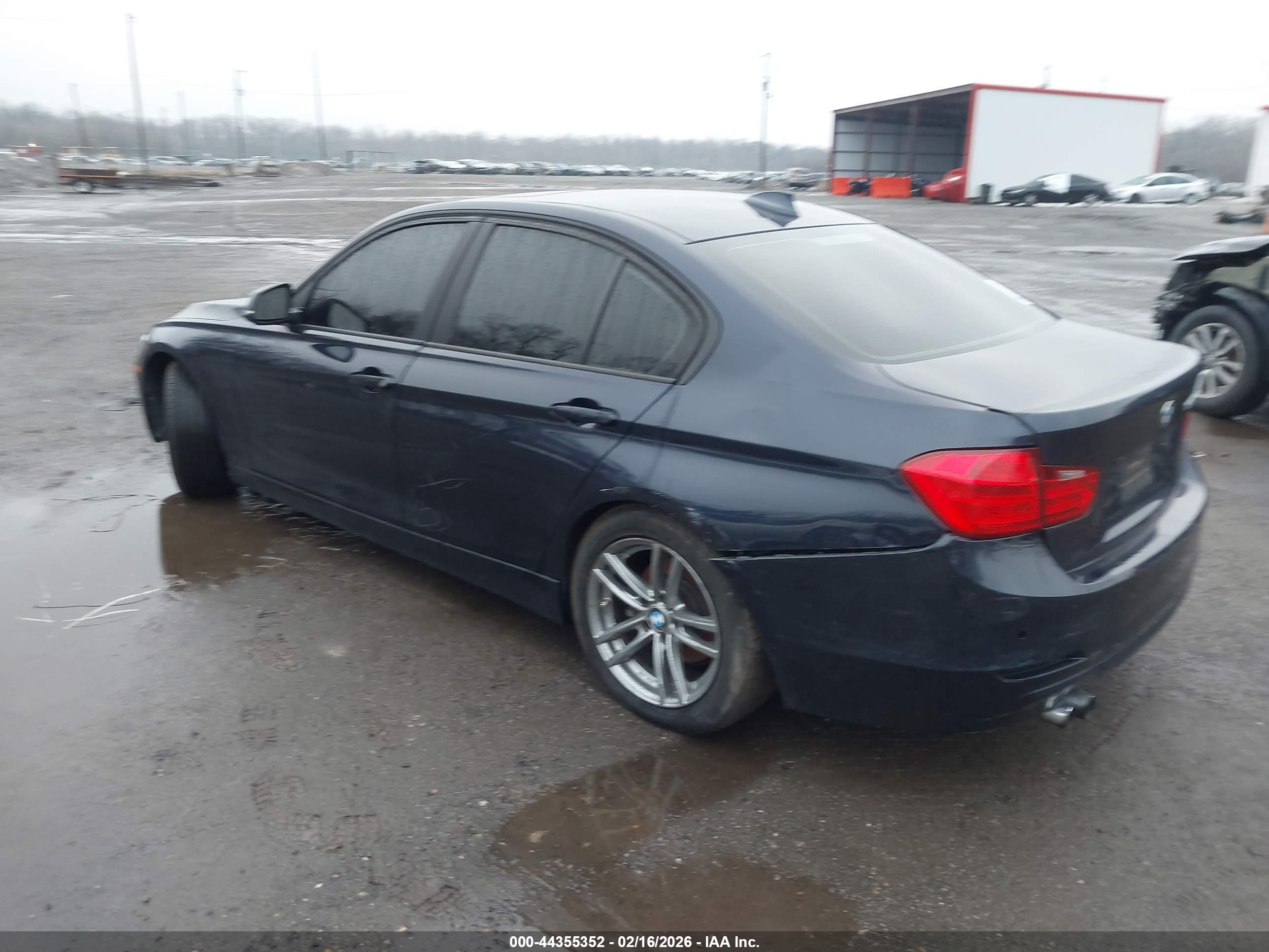 BMW 328I image 3