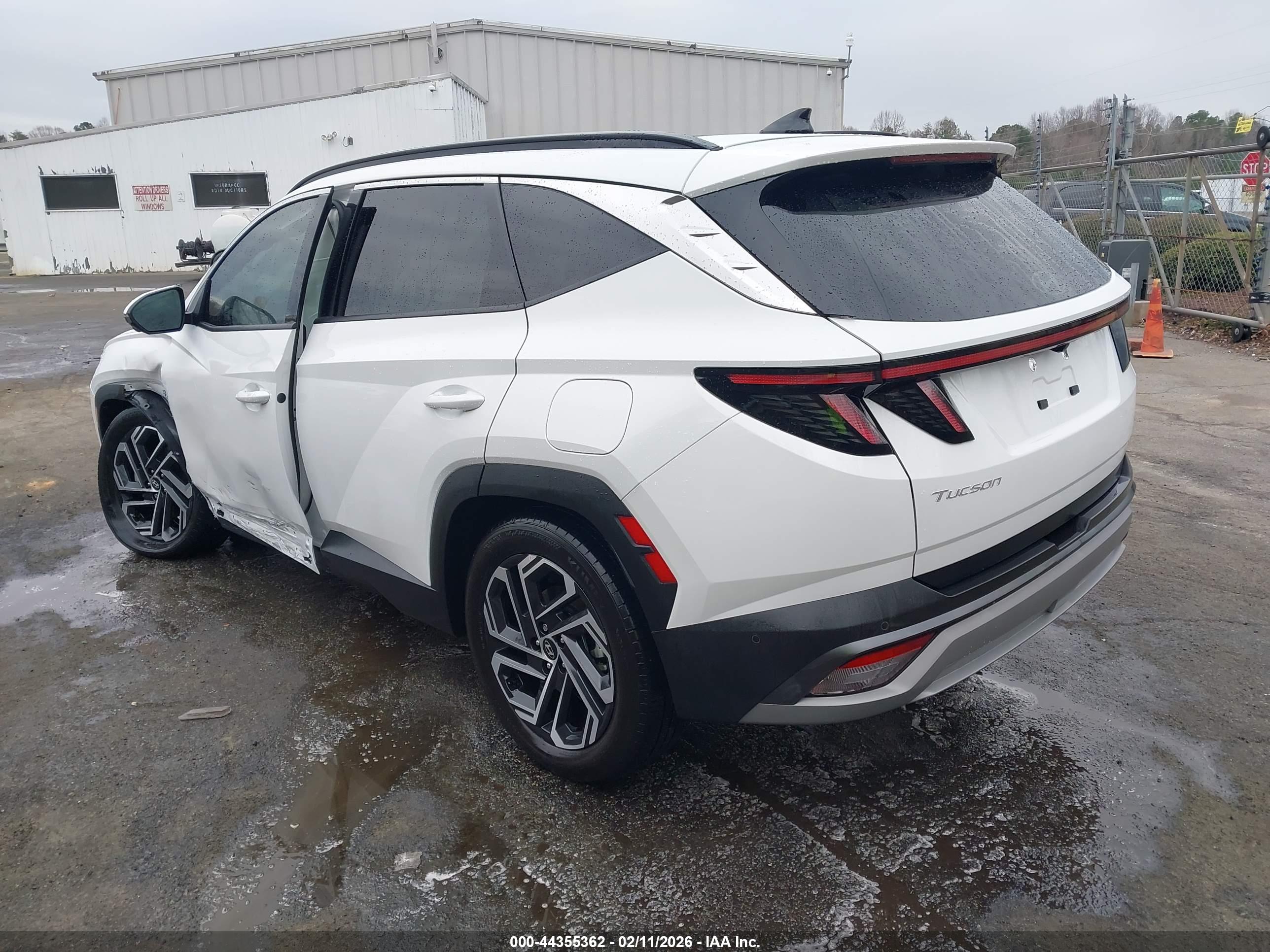 HYUNDAI TUCSON image 3