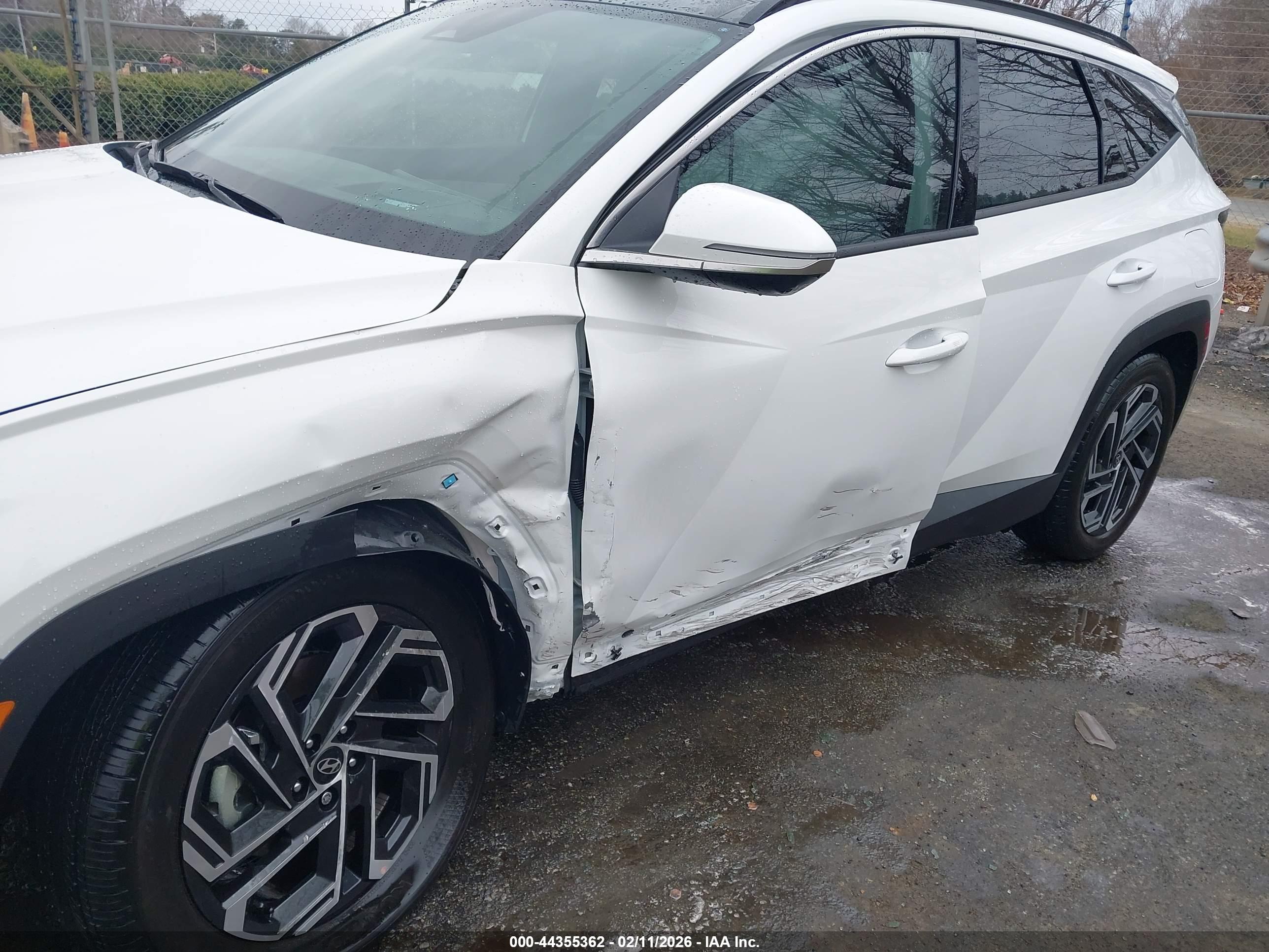 HYUNDAI TUCSON image 6