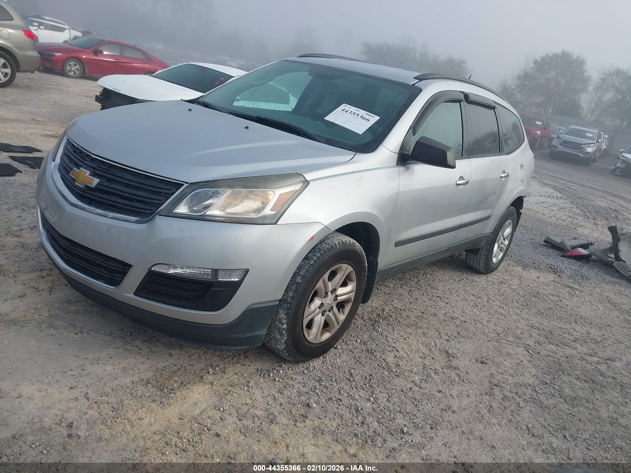 CHEVROLET TRAVERSE image 2