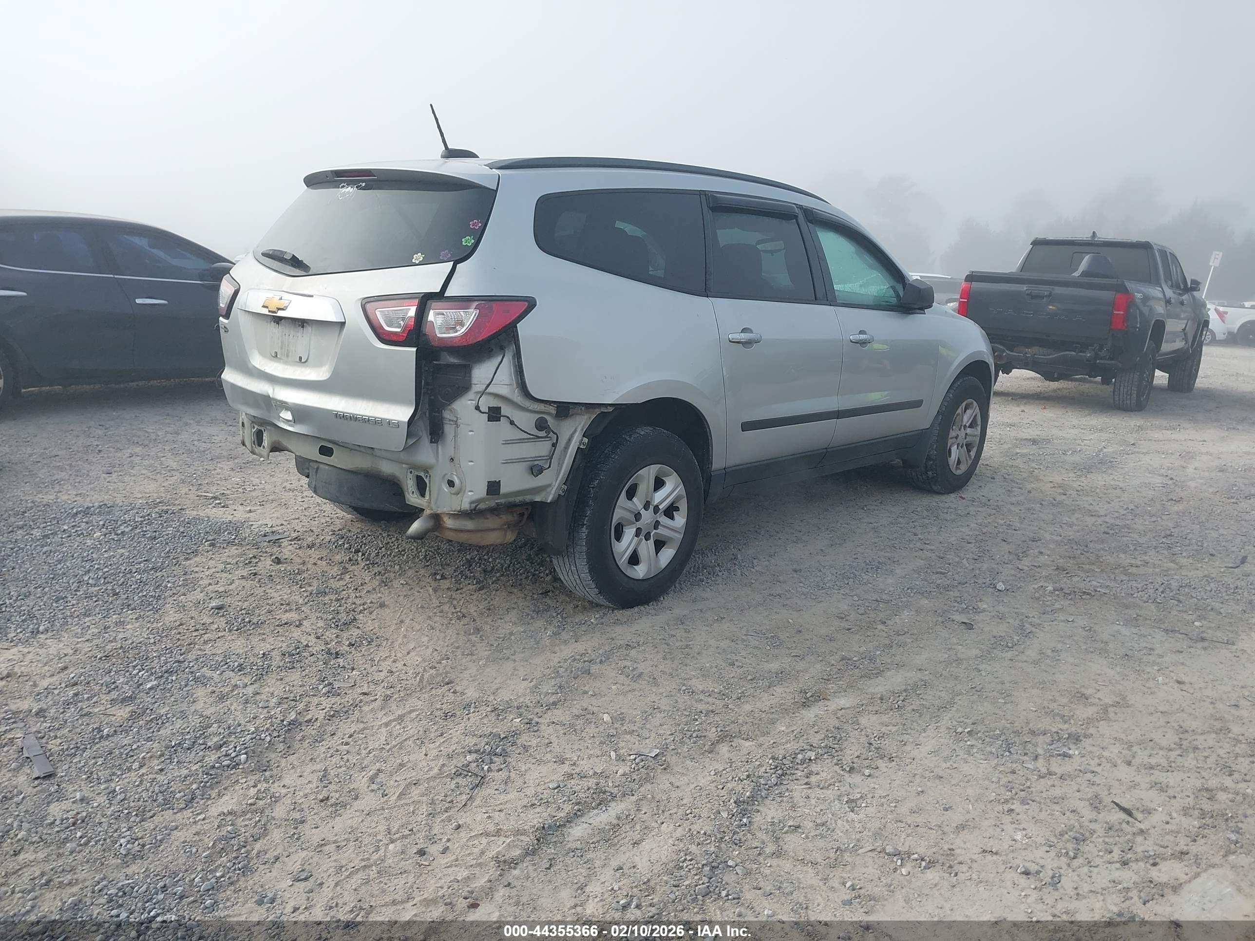 CHEVROLET TRAVERSE image 4