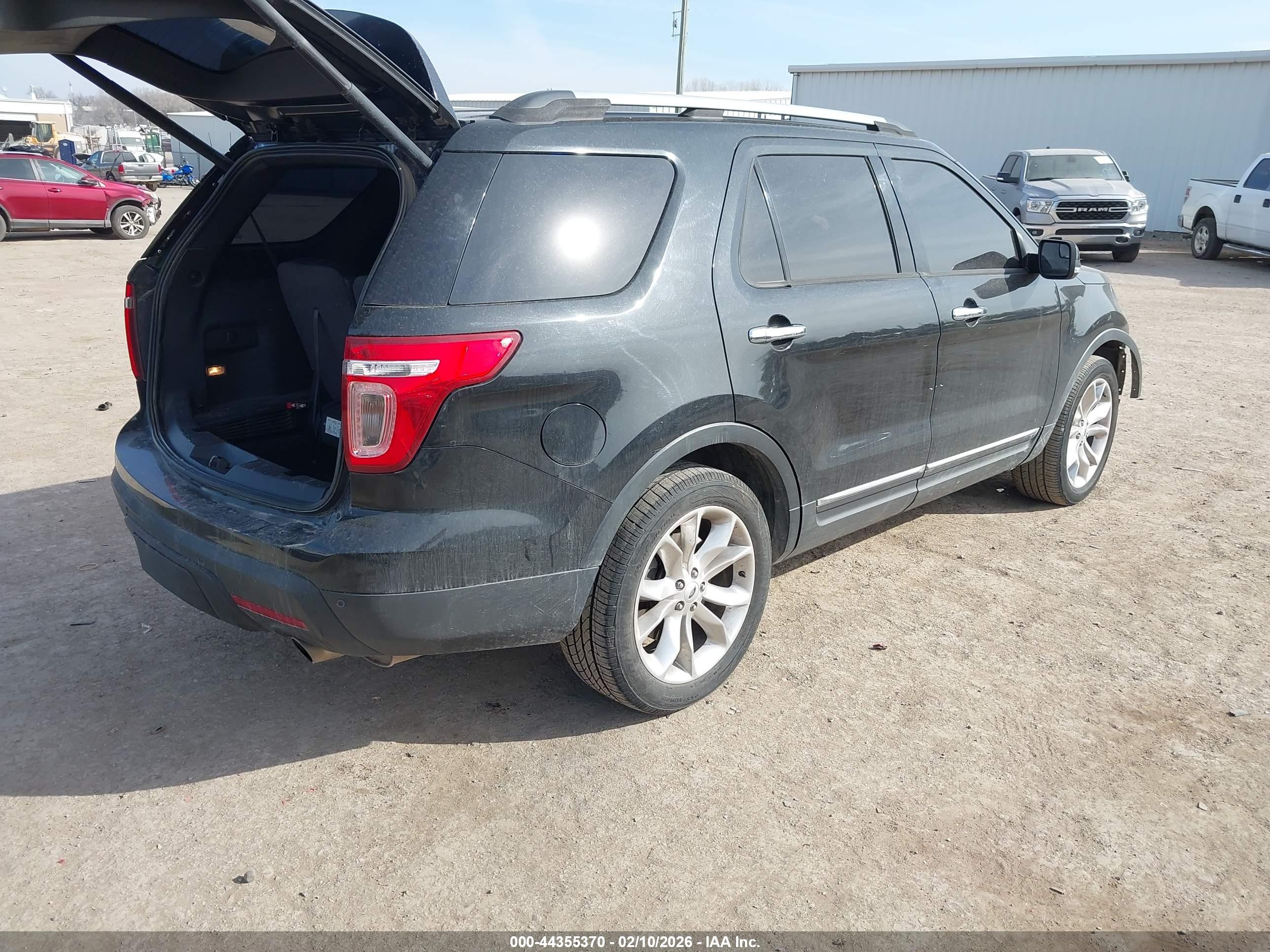 FORD EXPLORER image 4