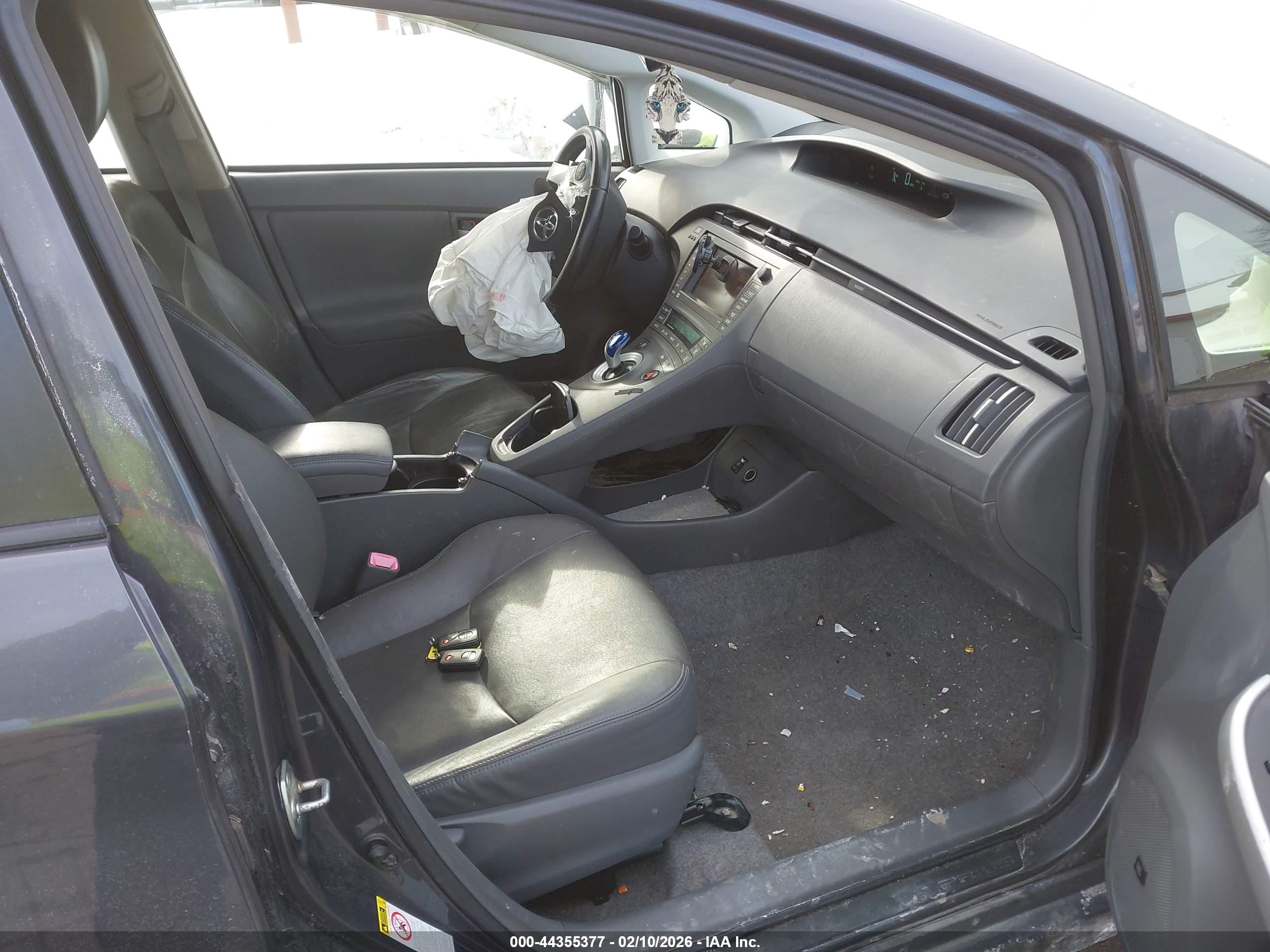 TOYOTA PRIUS image 5