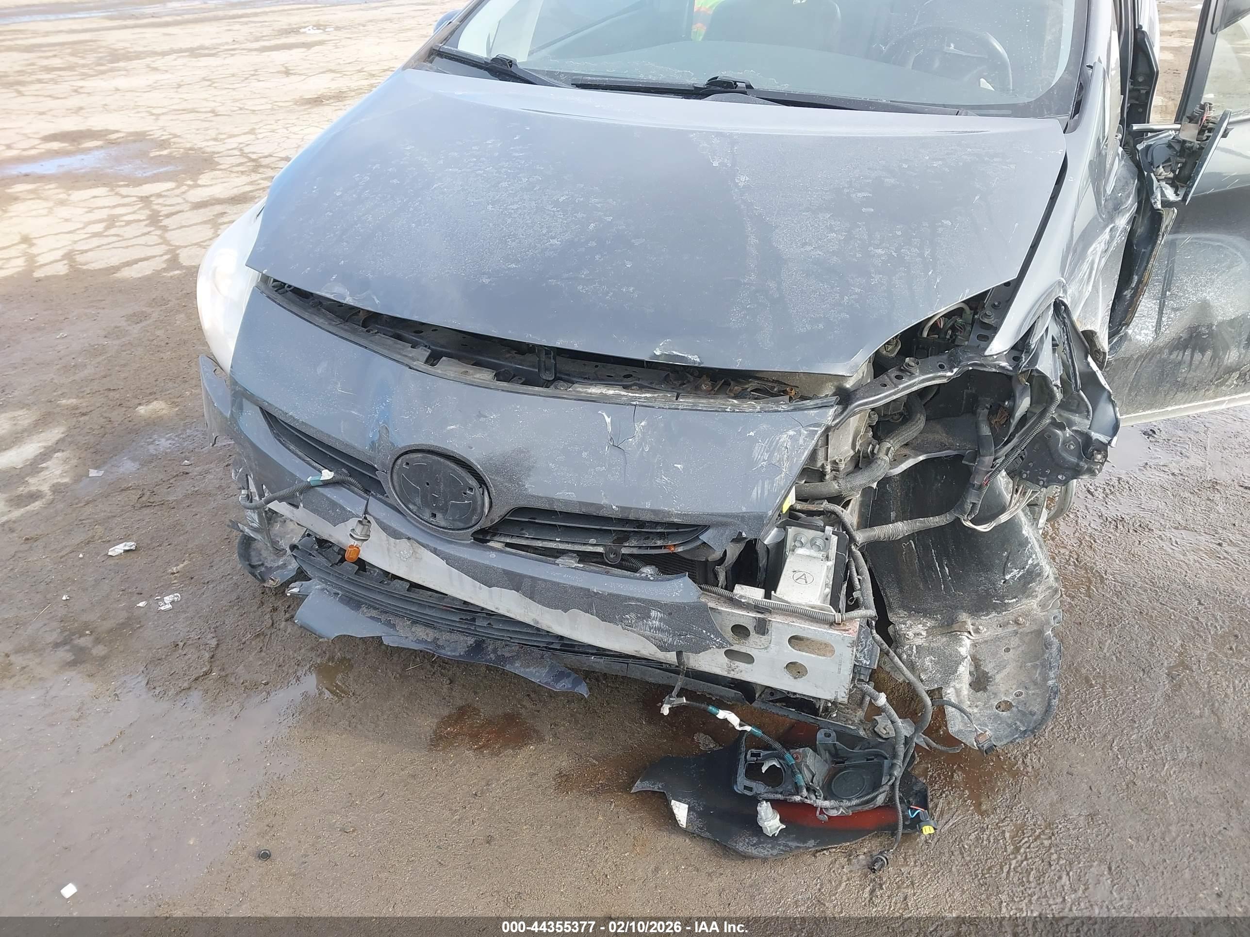 TOYOTA PRIUS image 6