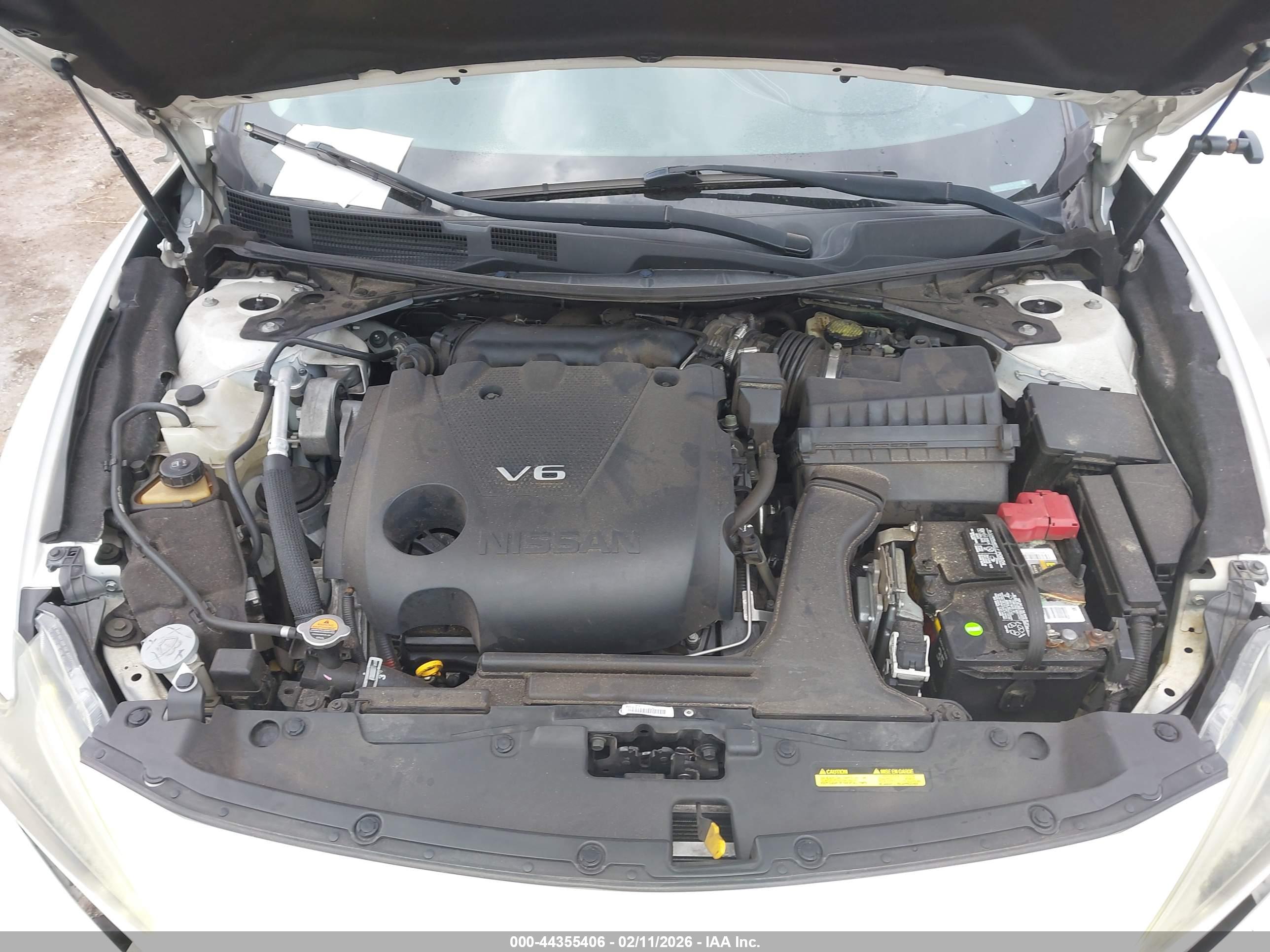 NISSAN MAXIMA image 10