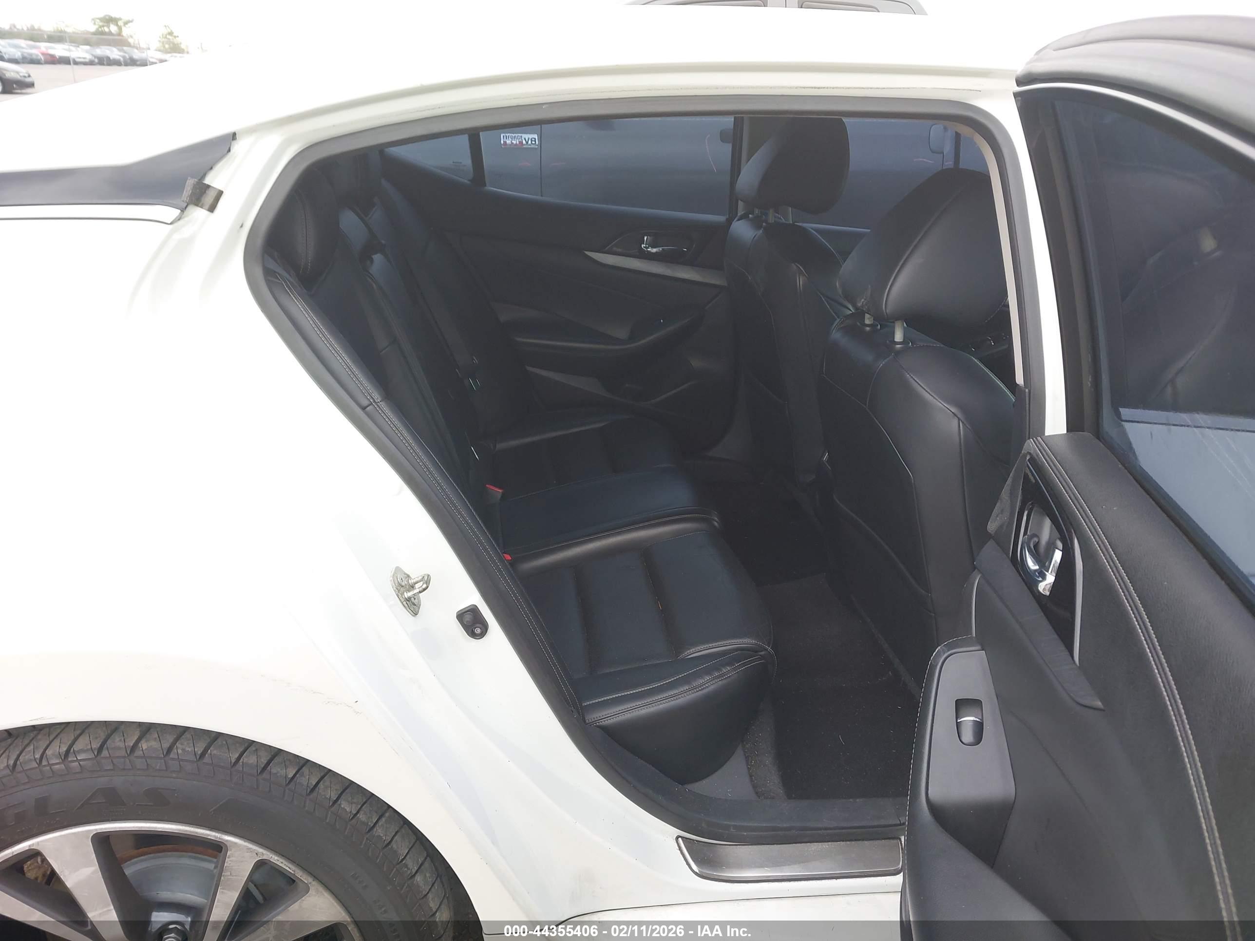 NISSAN MAXIMA image 8