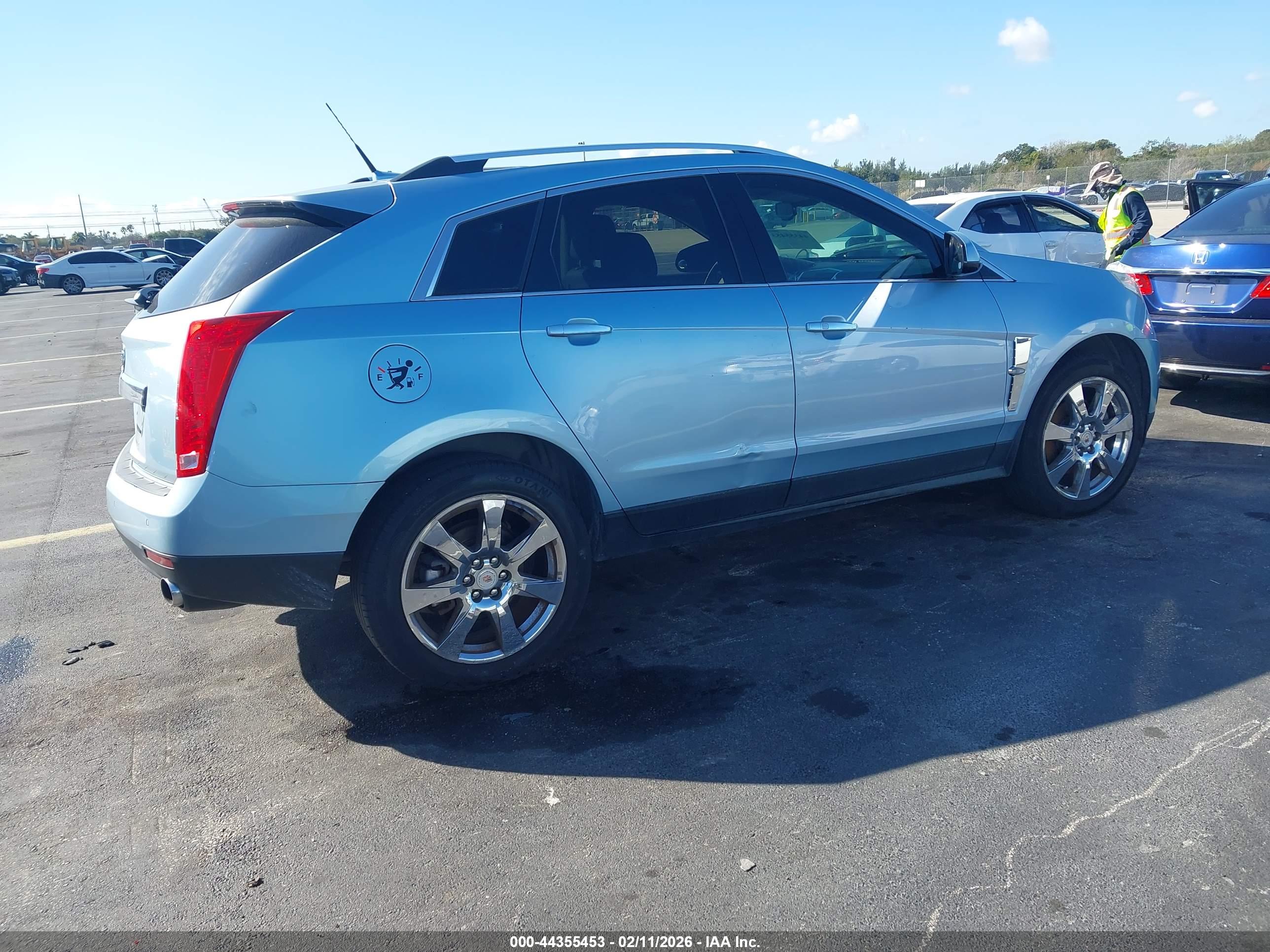 CADILLAC SRX image 4
