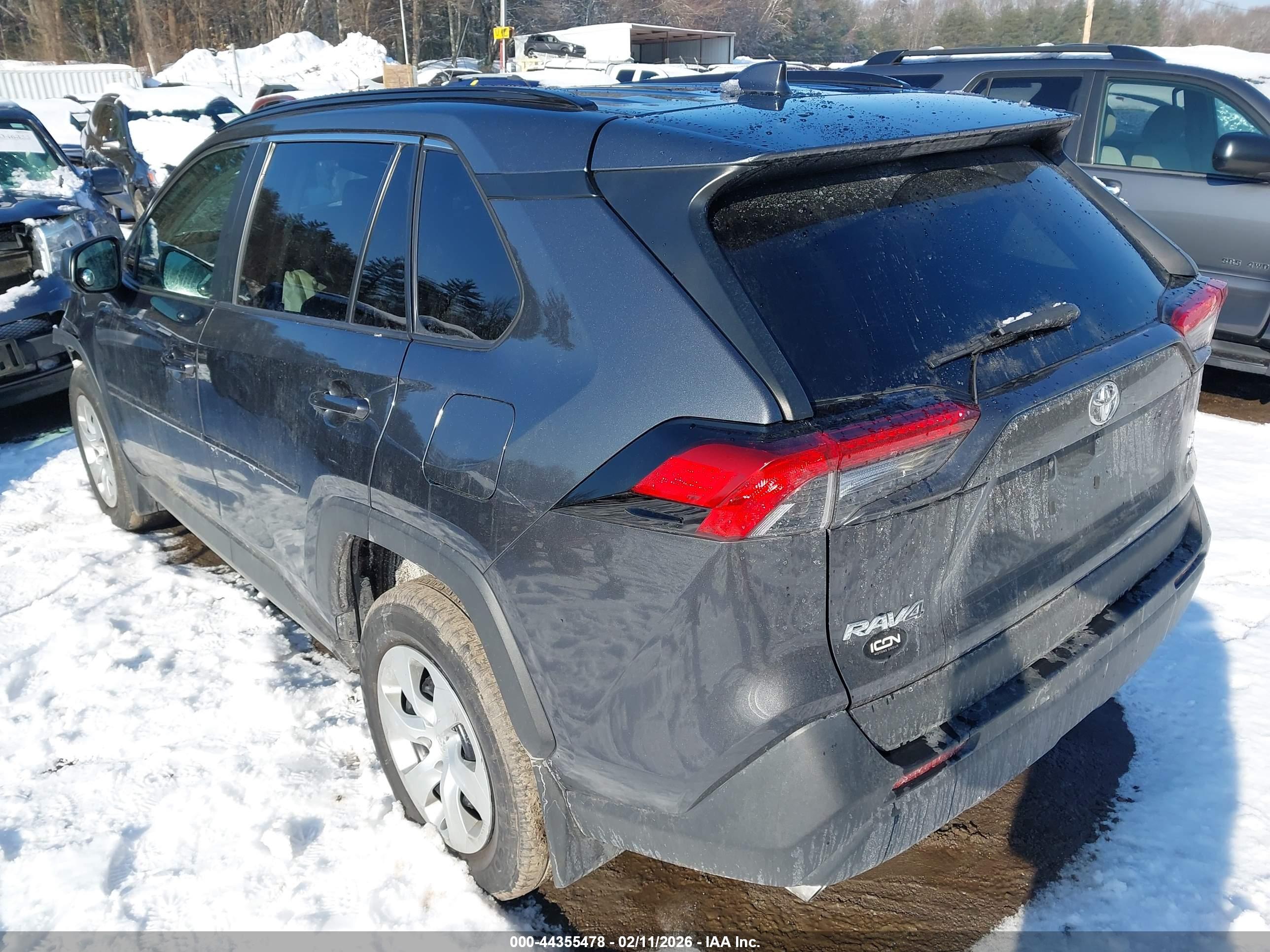TOYOTA RAV4 image 3