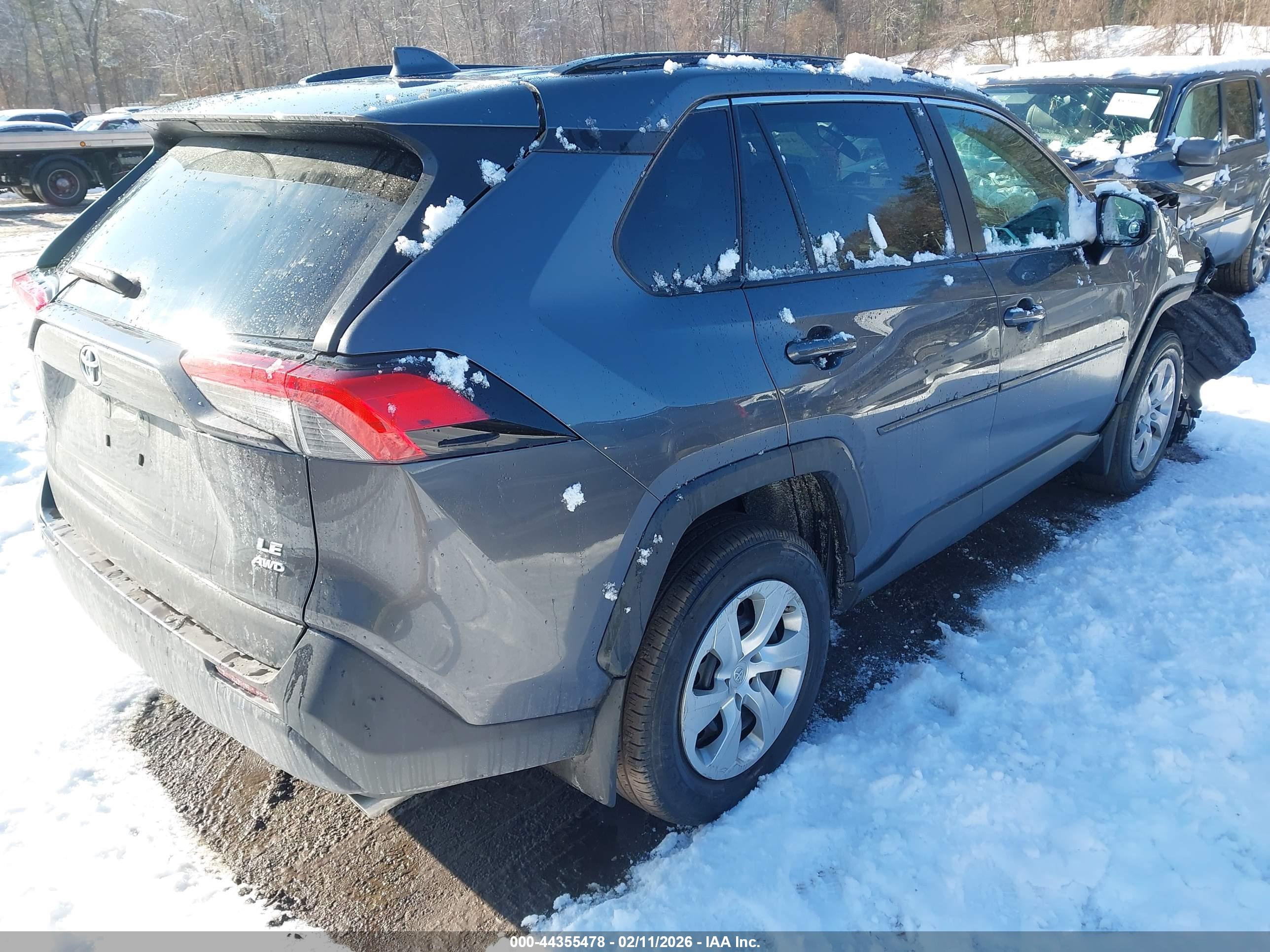 TOYOTA RAV4 image 4