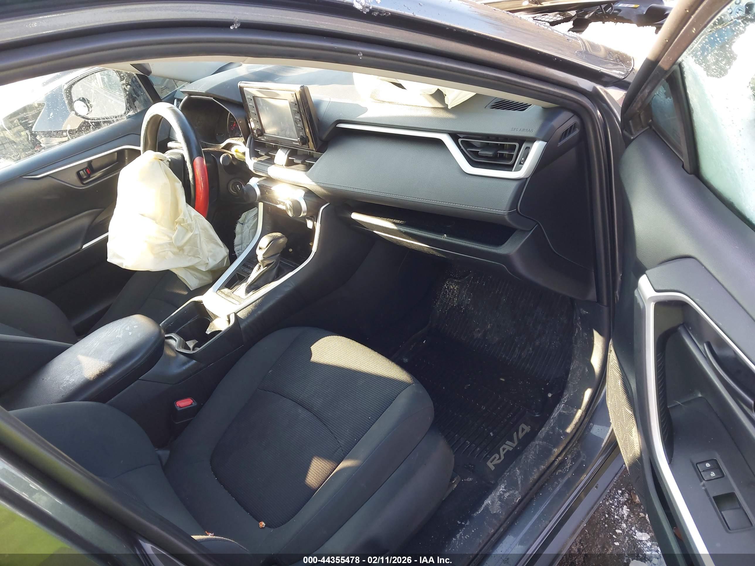 TOYOTA RAV4 image 5