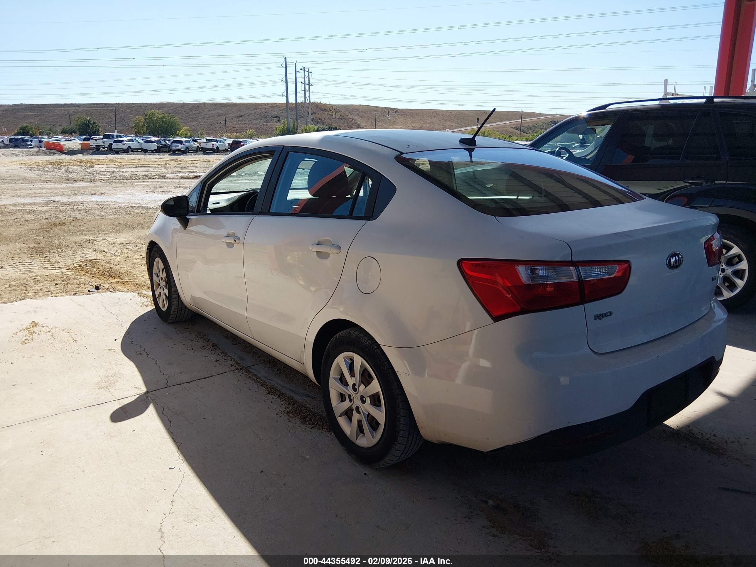 KIA RIO image 3