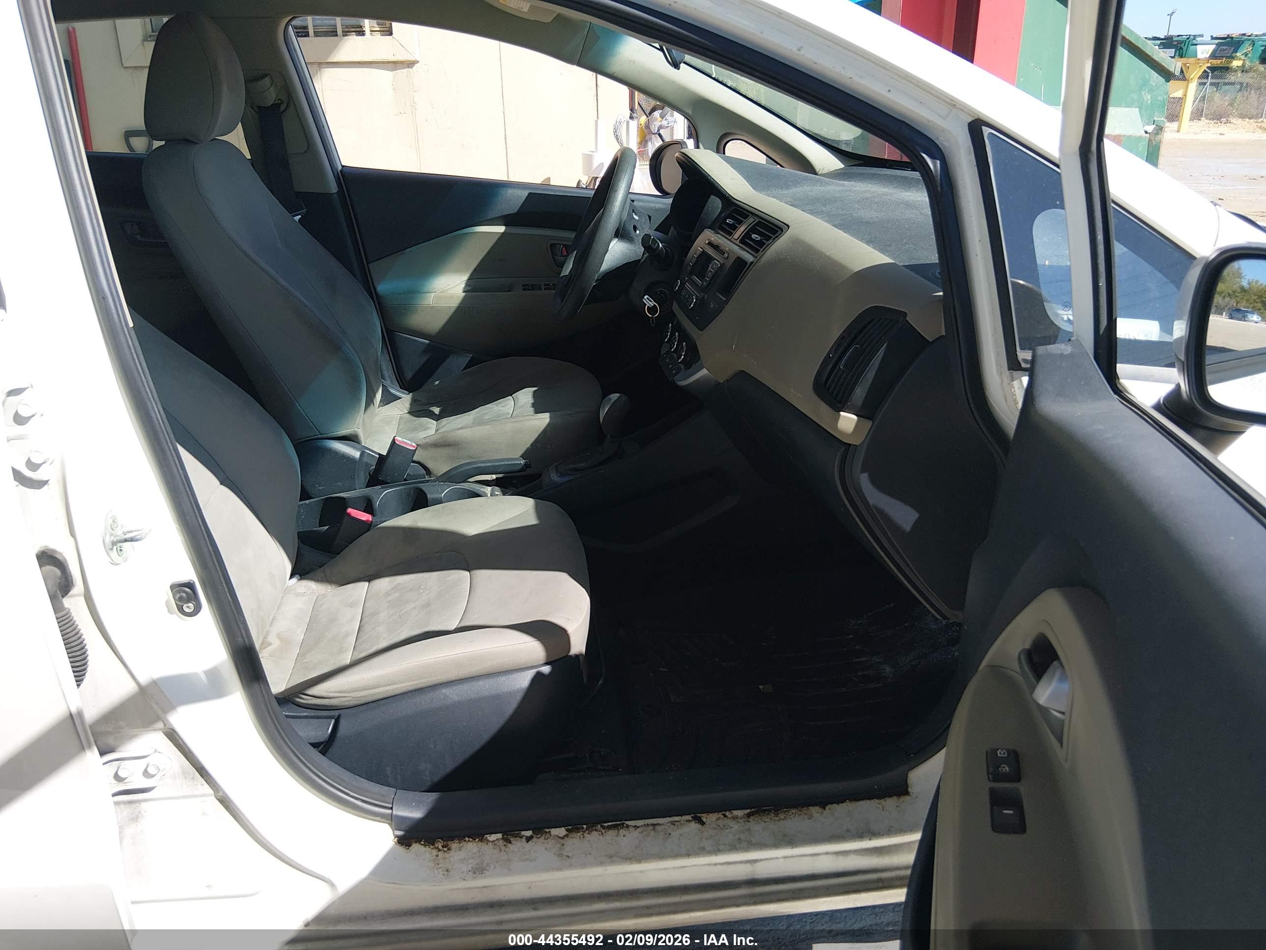 KIA RIO image 5