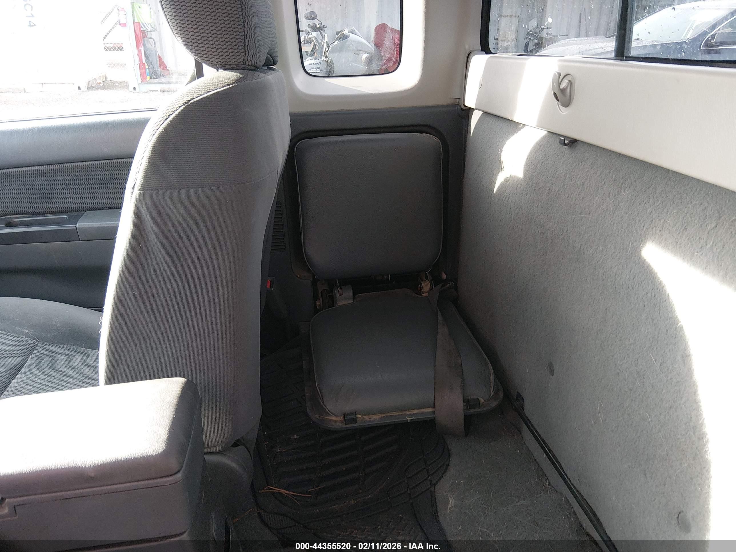 NISSAN FRONTIER image 8