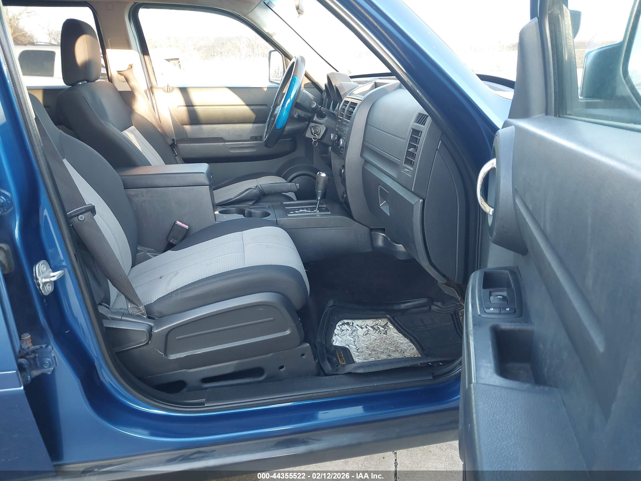DODGE NITRO image 5