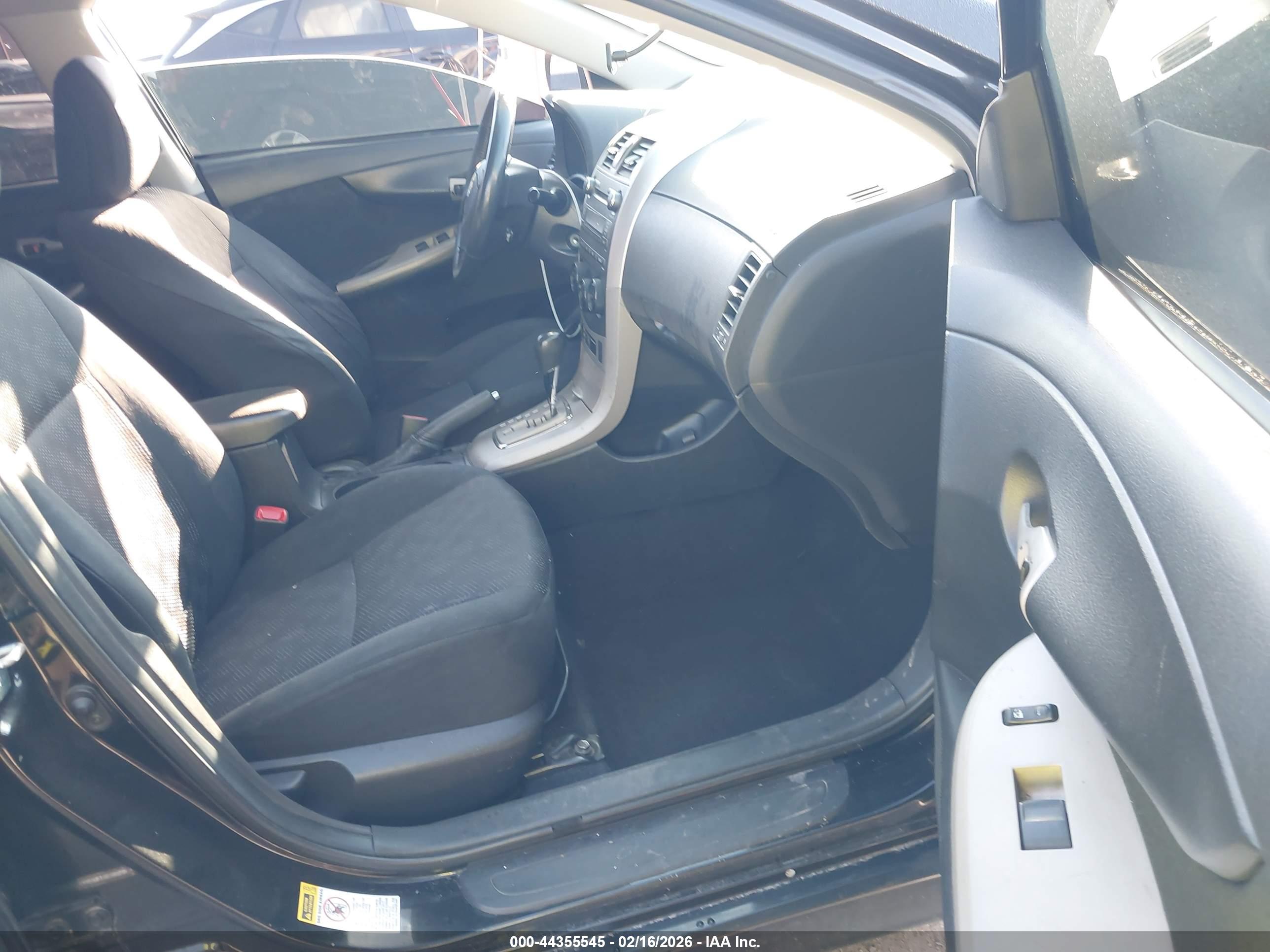 TOYOTA COROLLA image 5