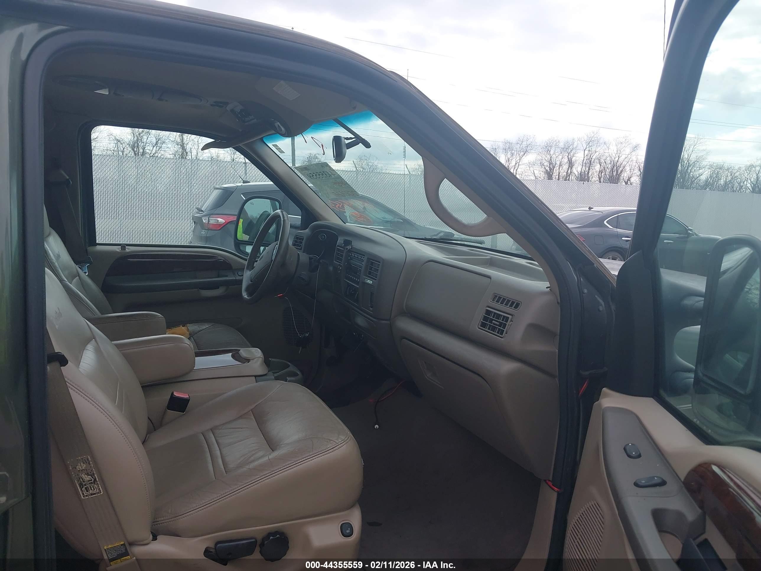 FORD EXCURSION image 5