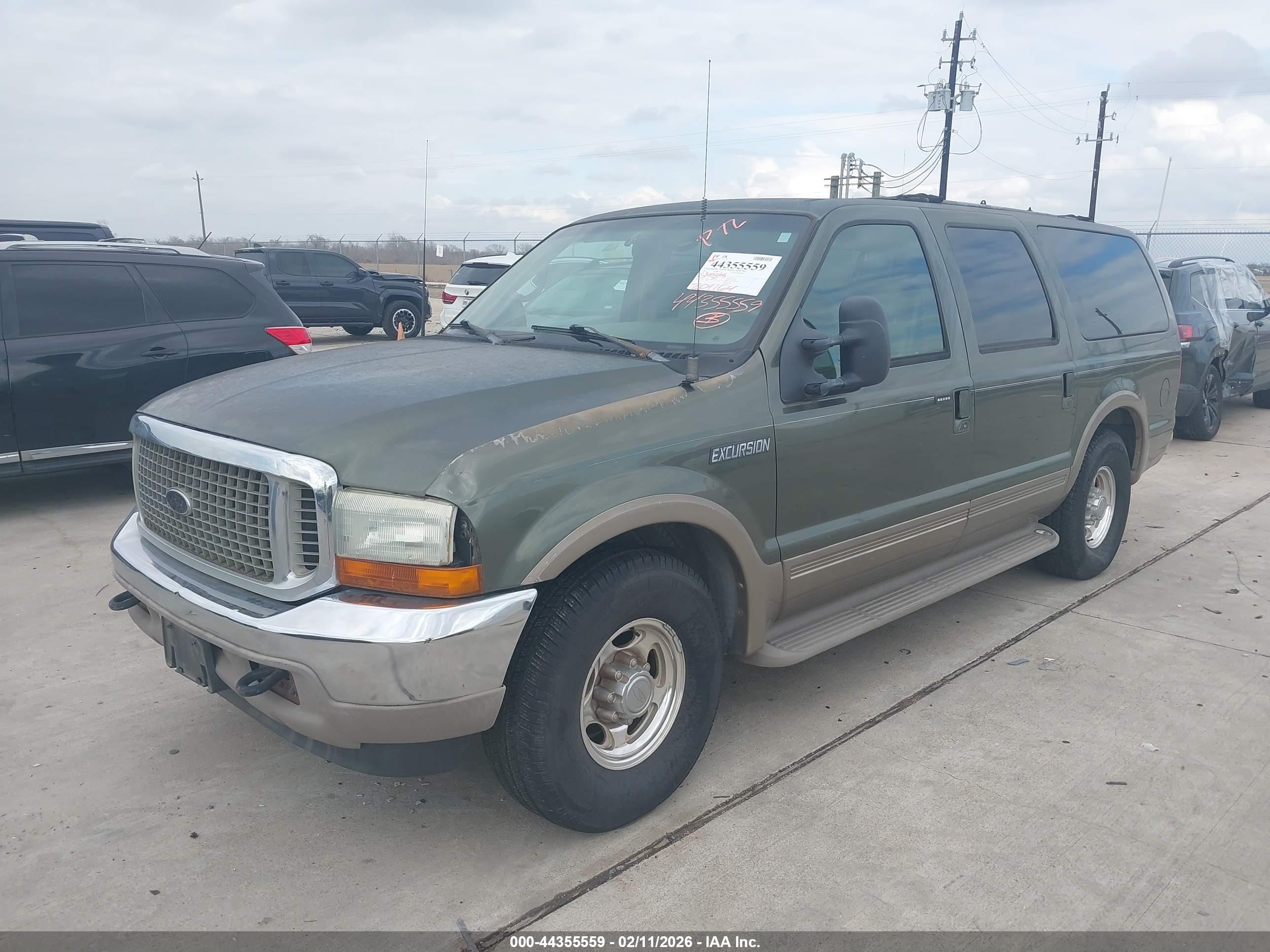 FORD EXCURSION image 6
