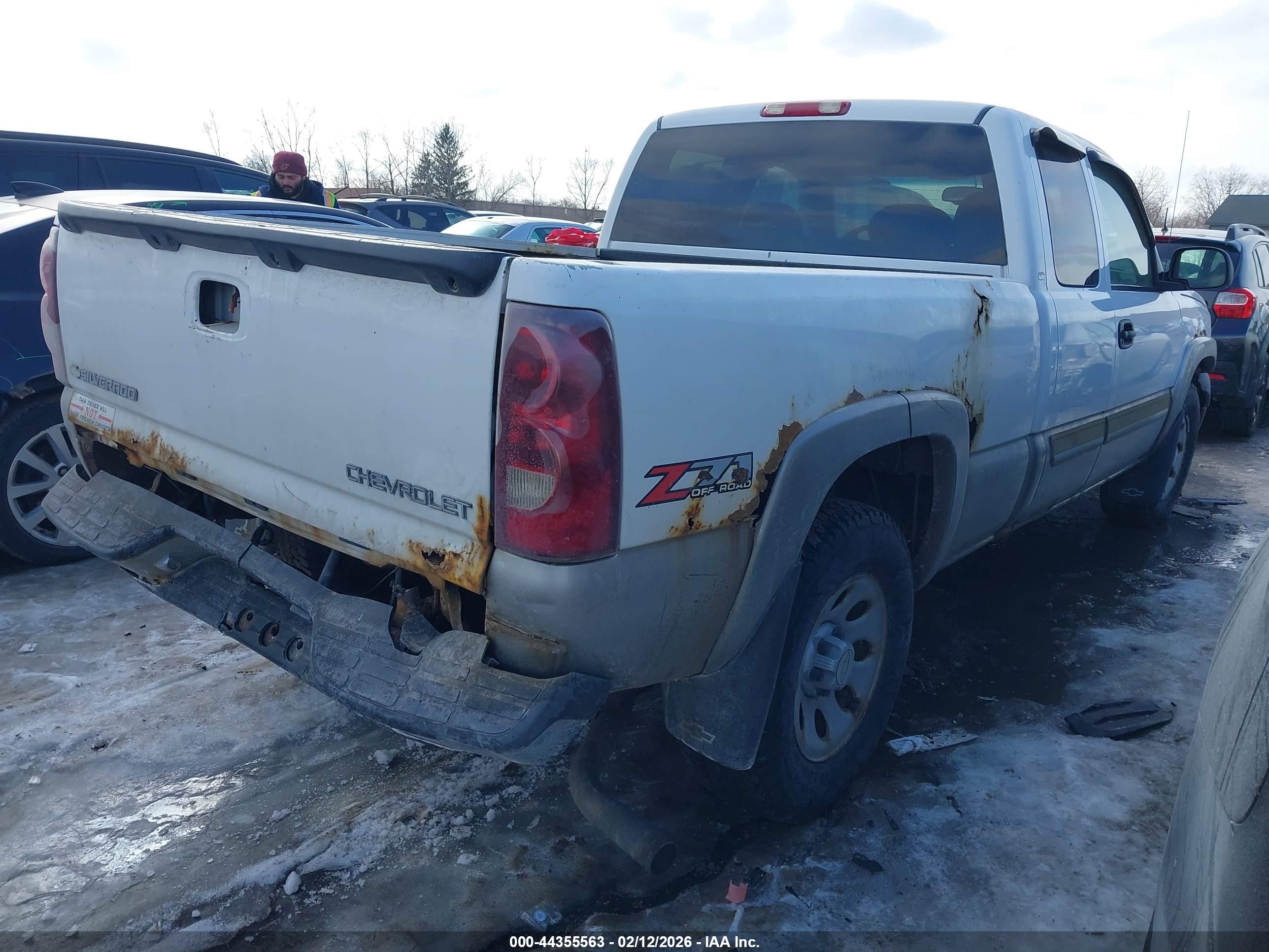 CHEVROLET SILVERADO image 4