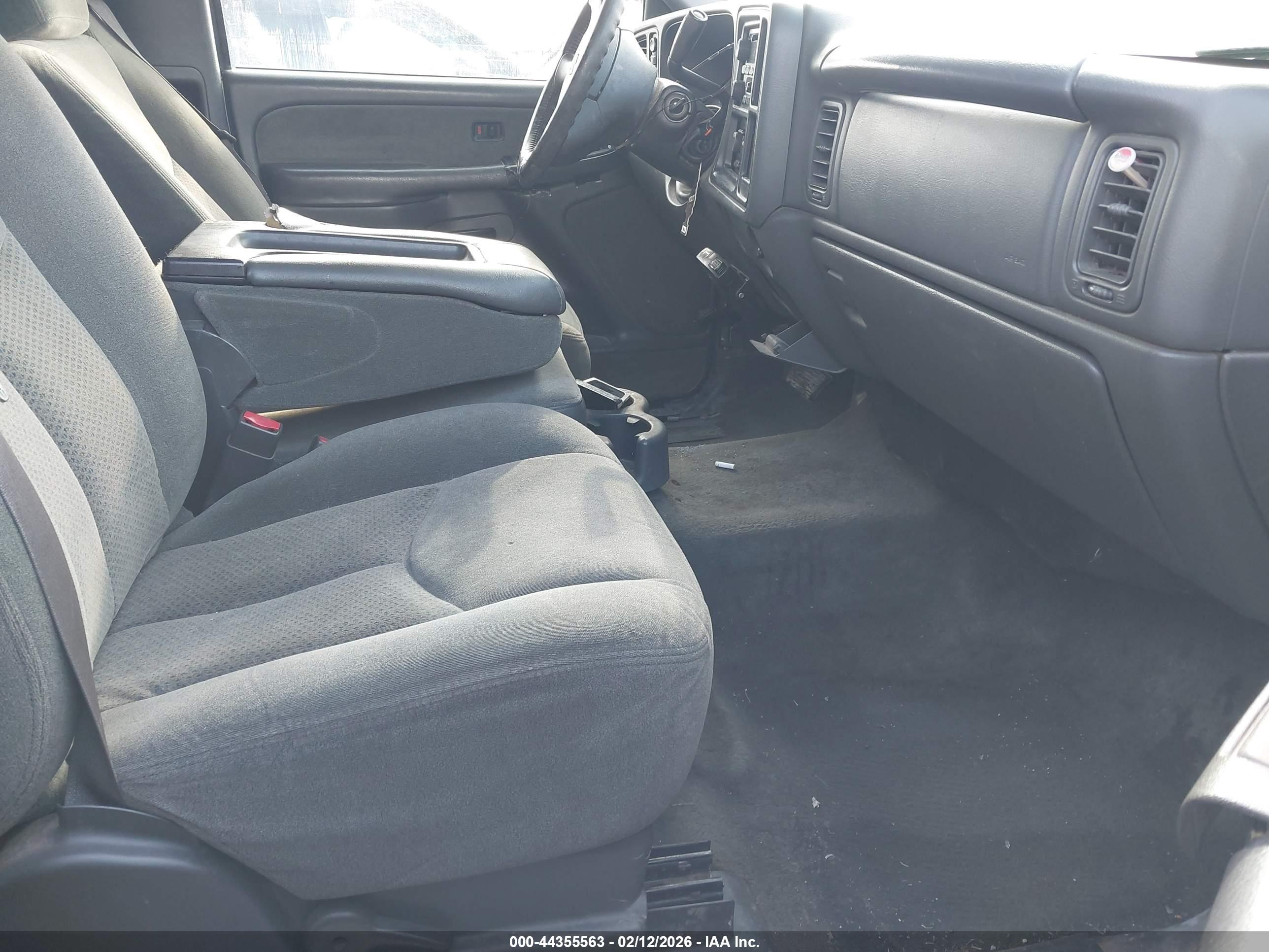 CHEVROLET SILVERADO image 5
