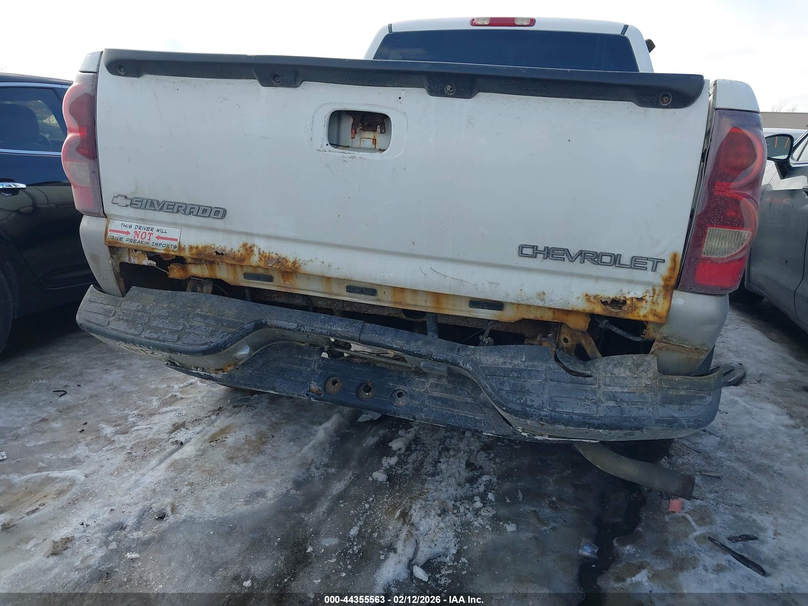 CHEVROLET SILVERADO image 6