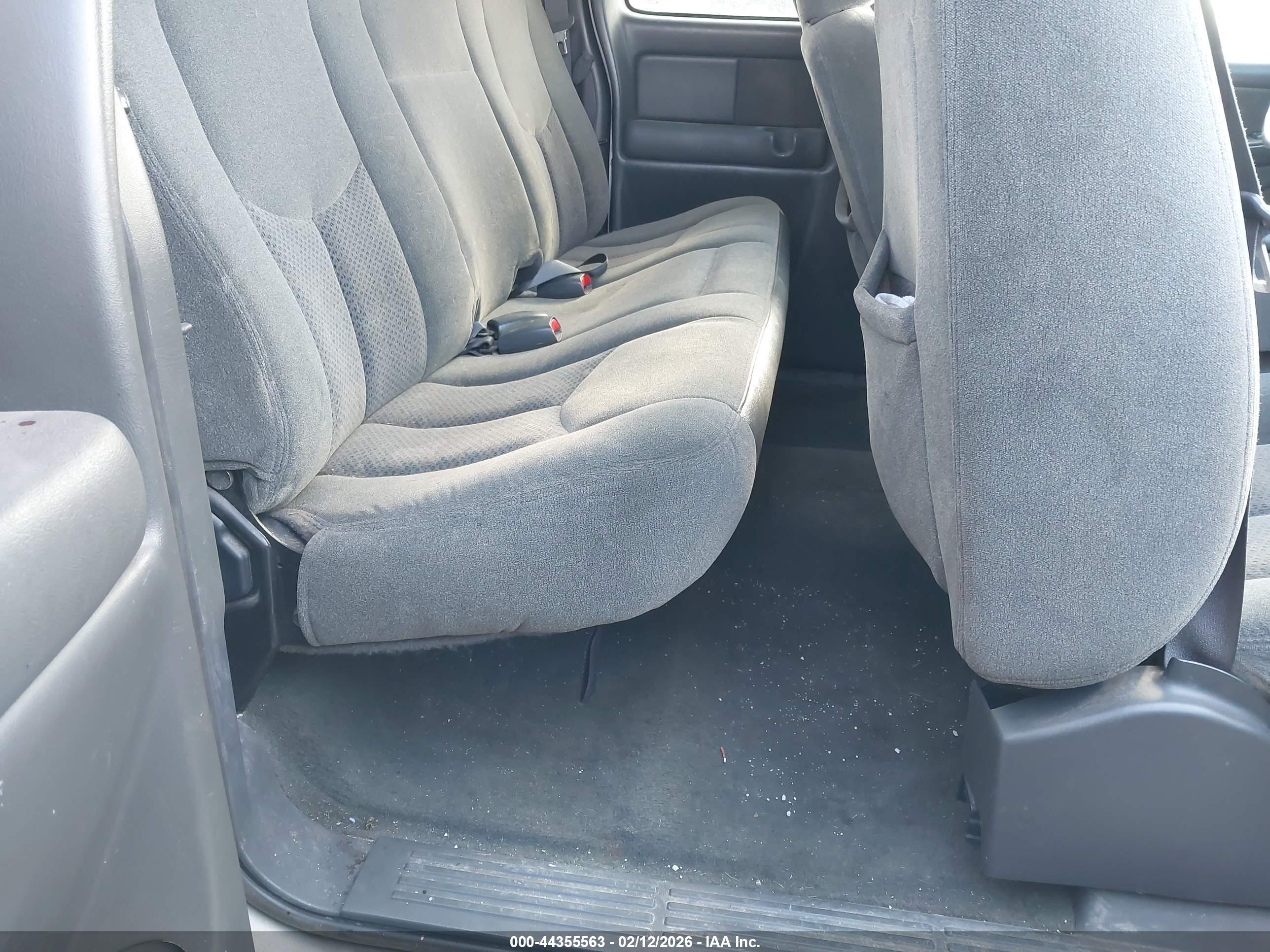 CHEVROLET SILVERADO image 8