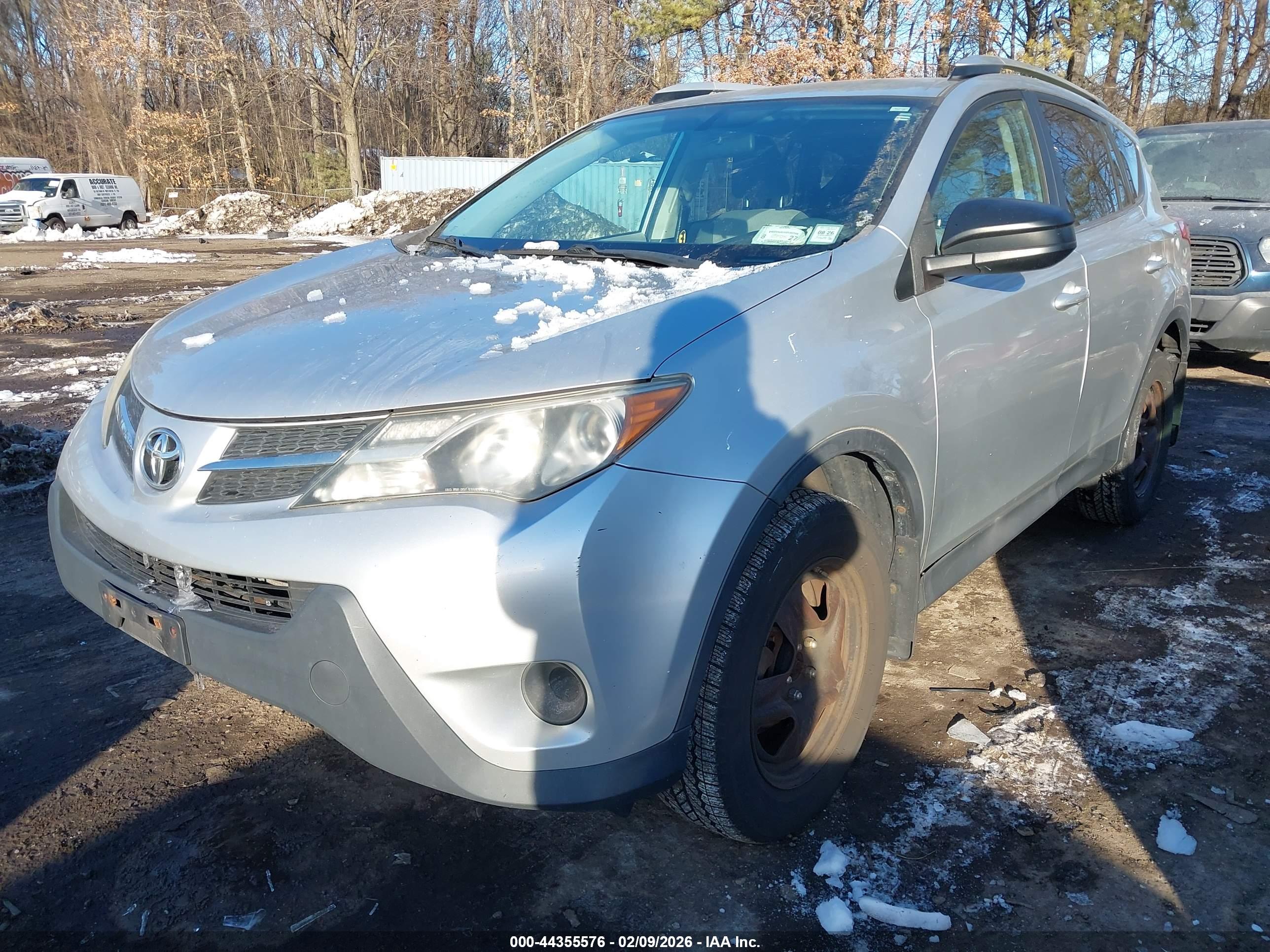 TOYOTA RAV4 image 2