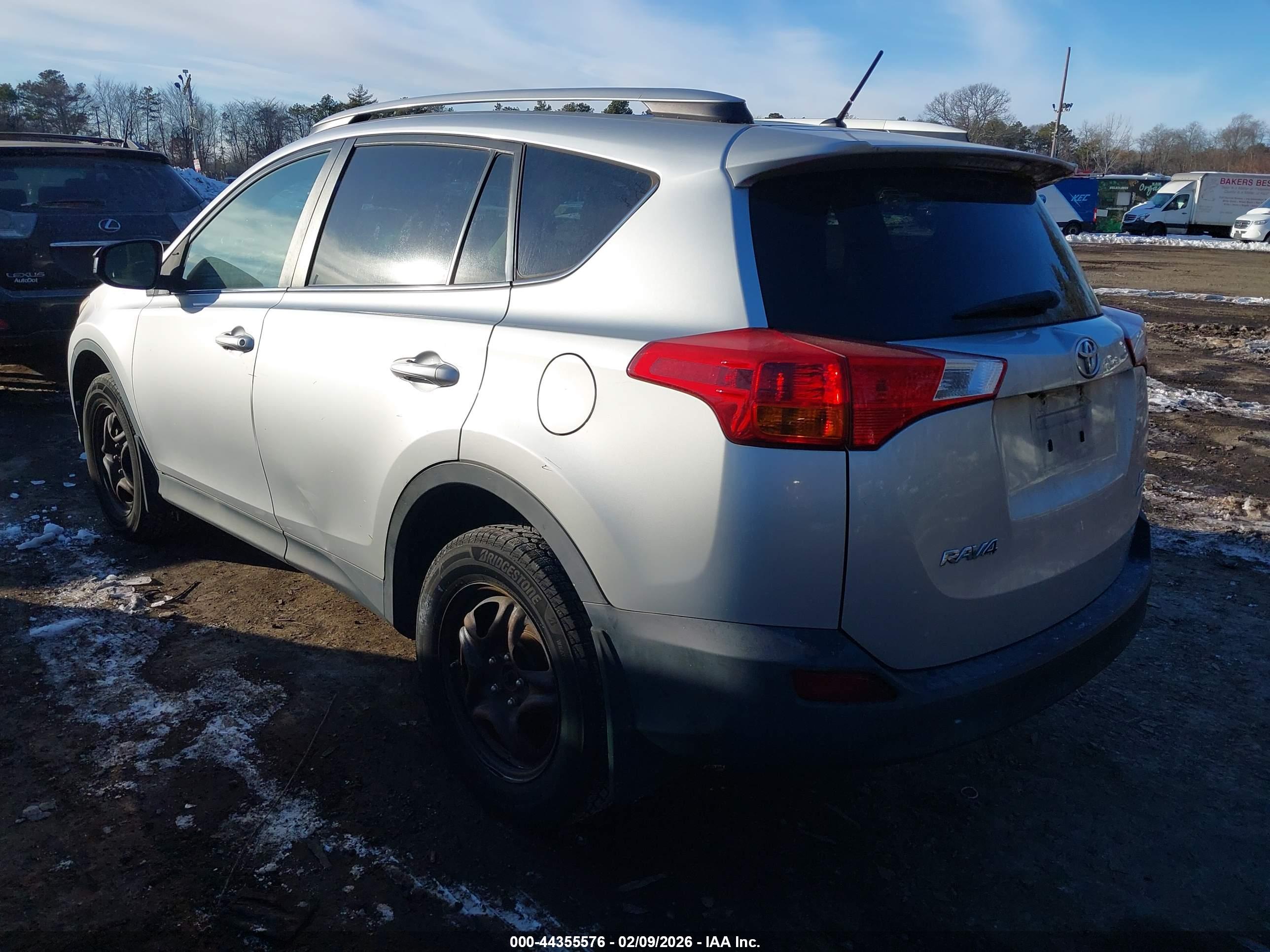 TOYOTA RAV4 image 3