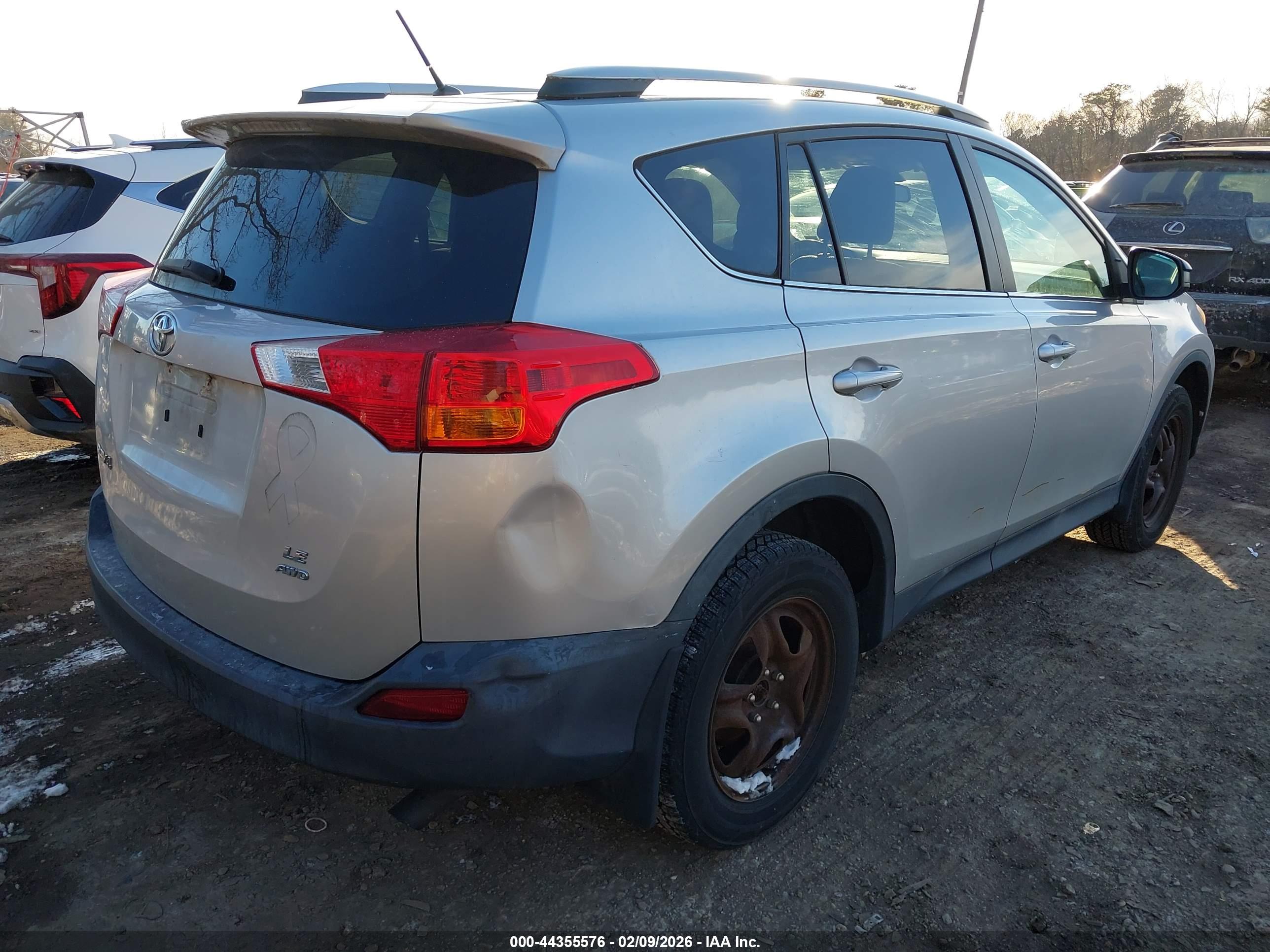 TOYOTA RAV4 image 4