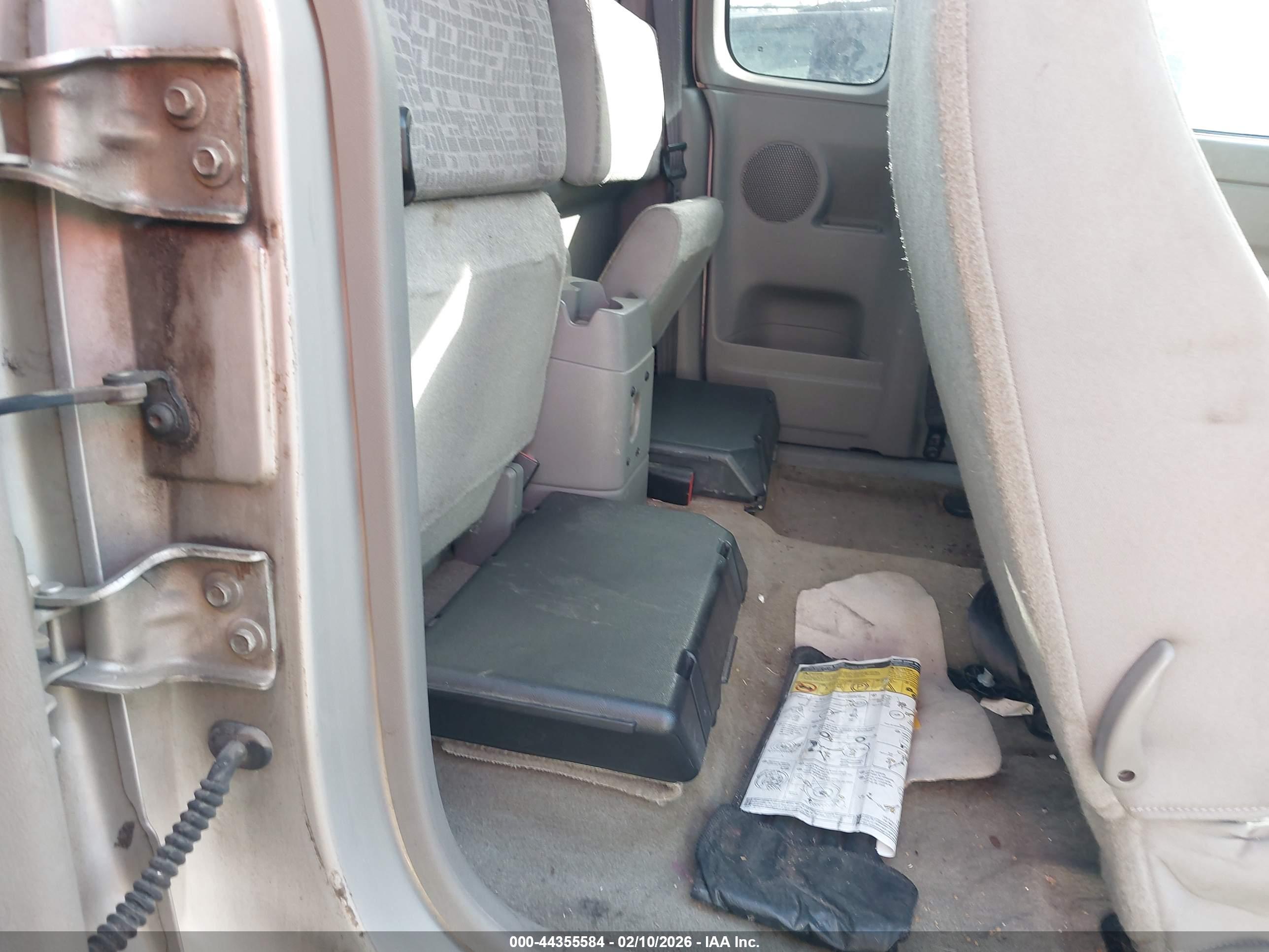 GMC CANYON image 8