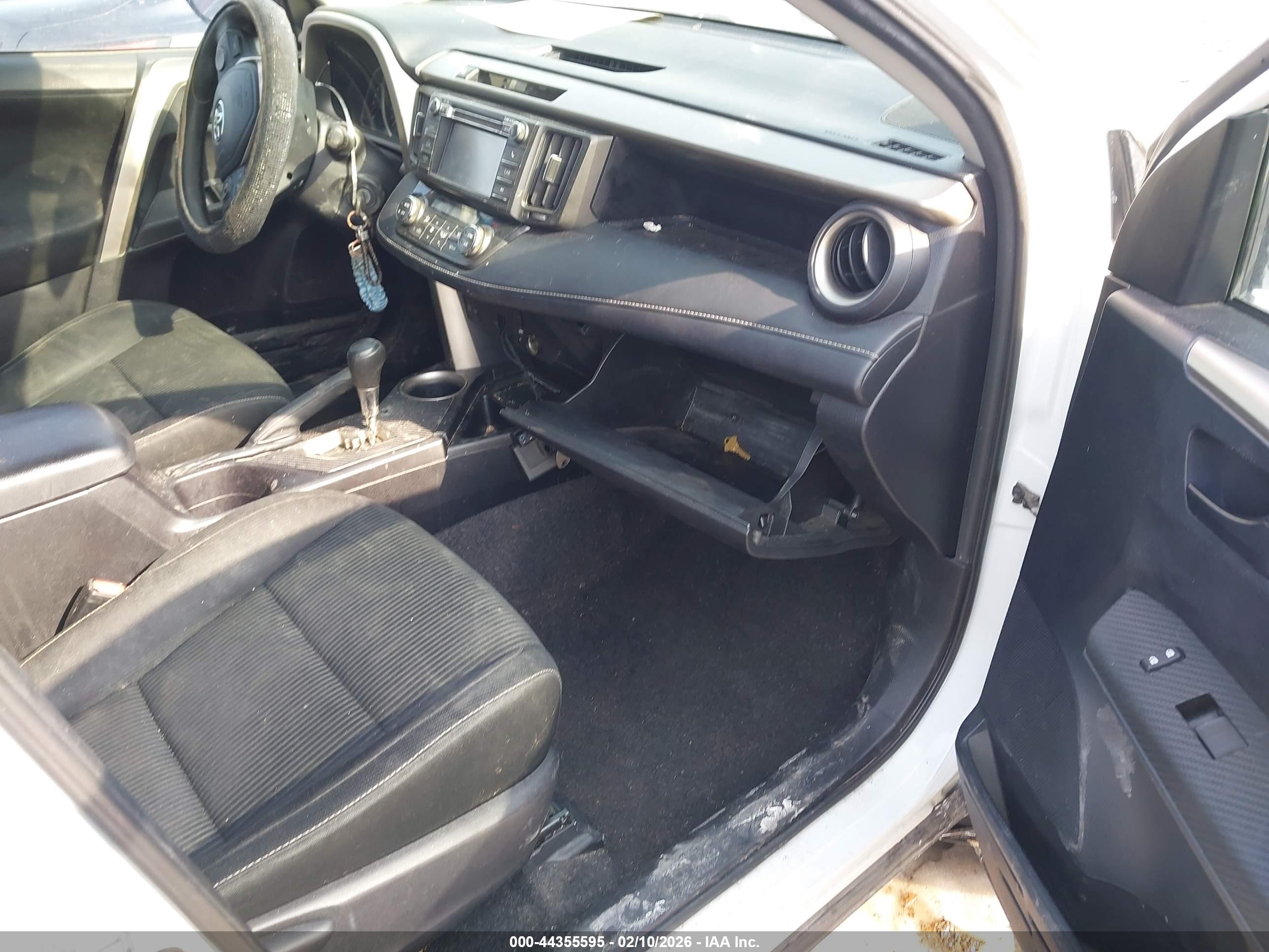 TOYOTA RAV4 image 5