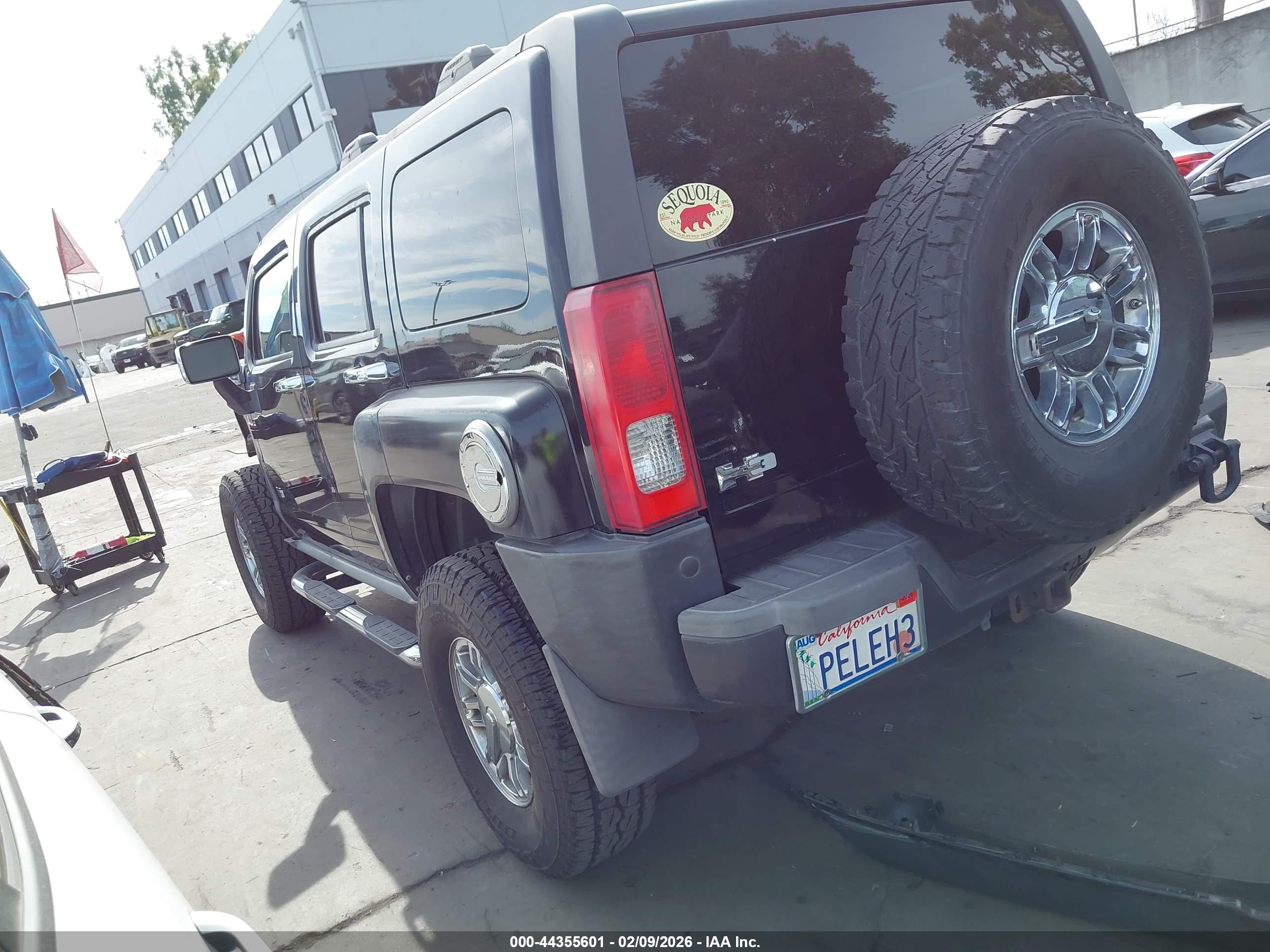 HUMMER H3 image 3