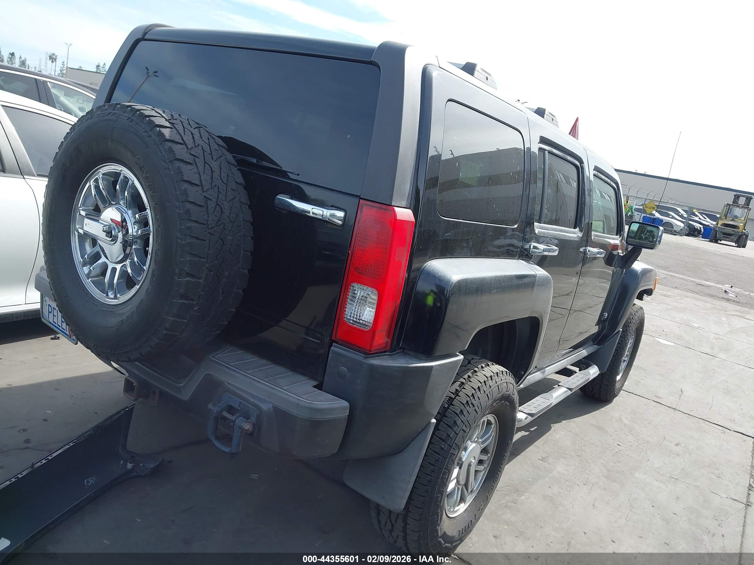HUMMER H3 image 4