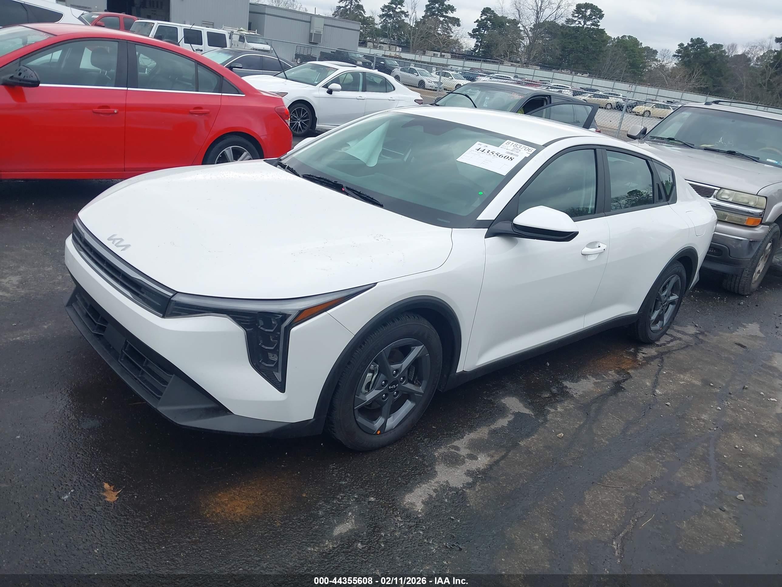 KIA K4 image 2