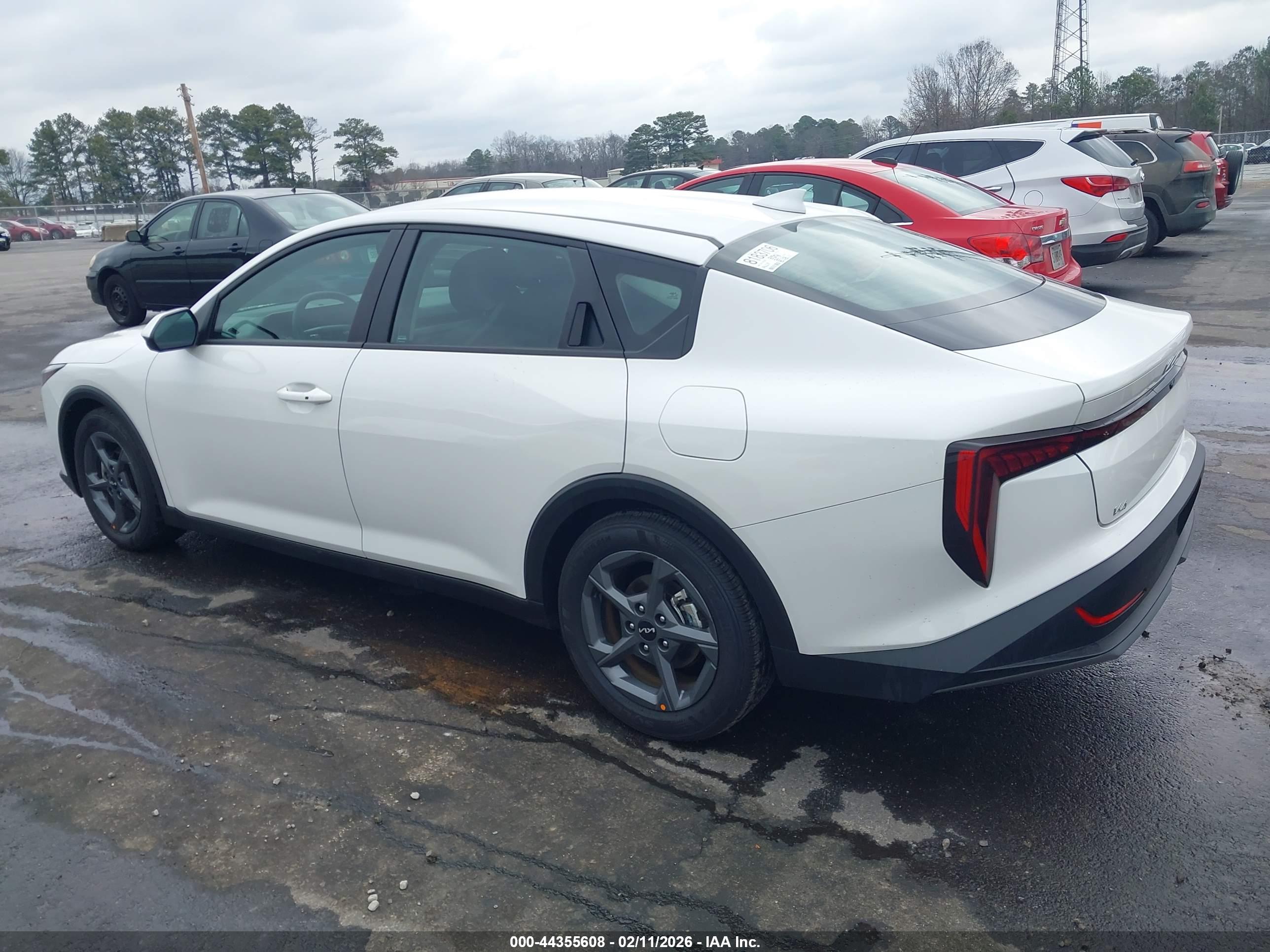 KIA K4 image 3