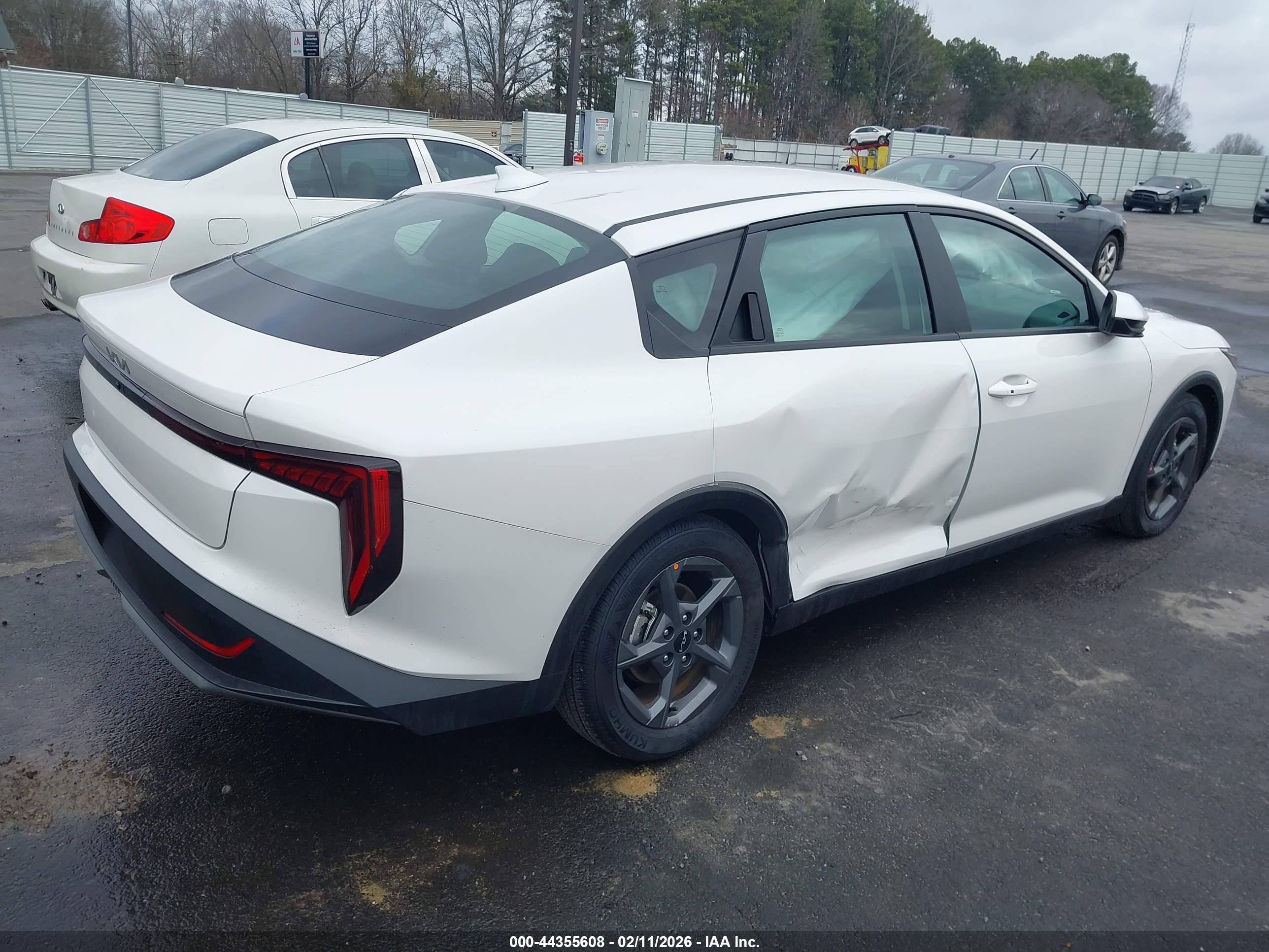 KIA K4 image 4