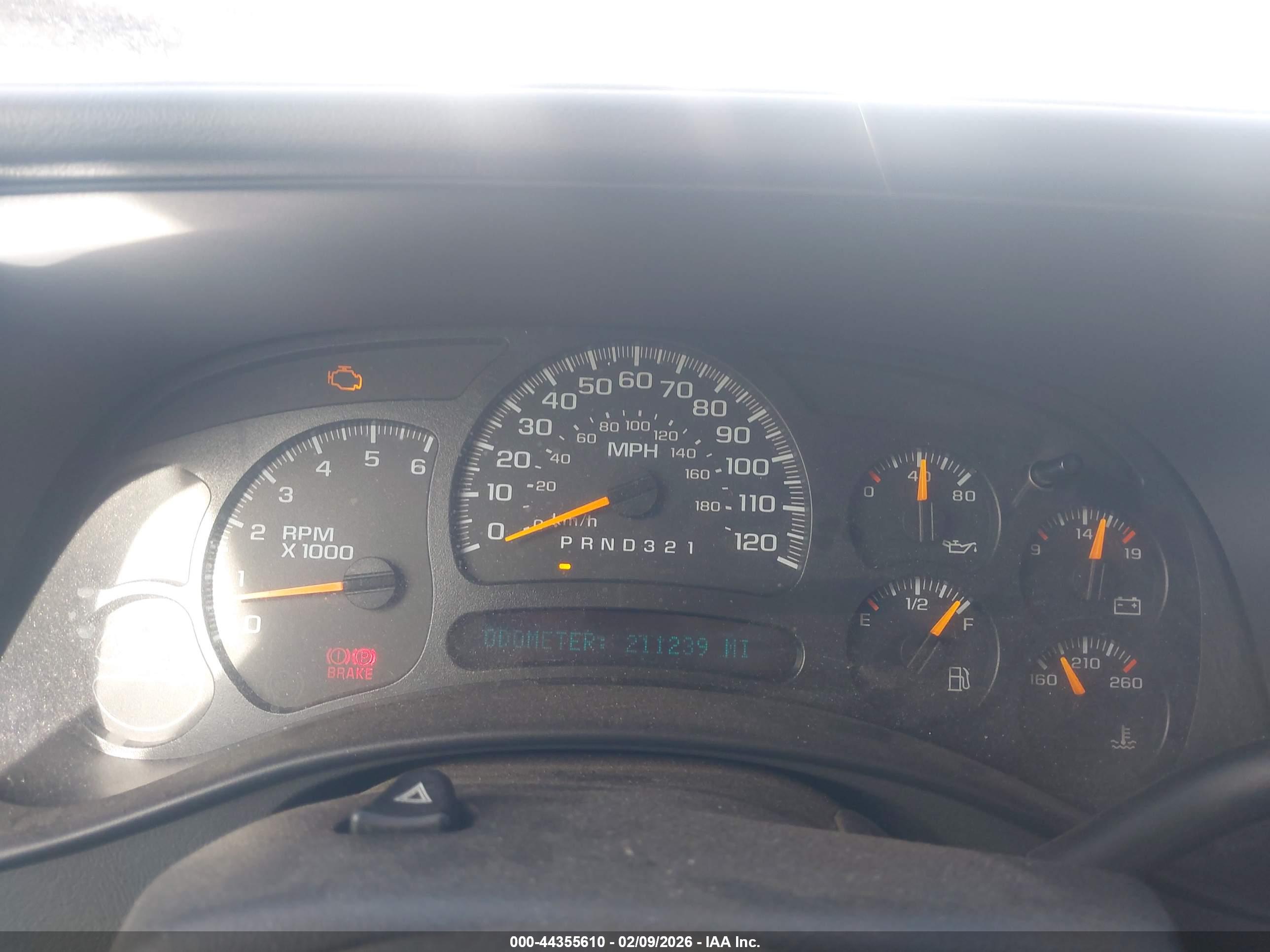 CHEVROLET SILVERADO image 7
