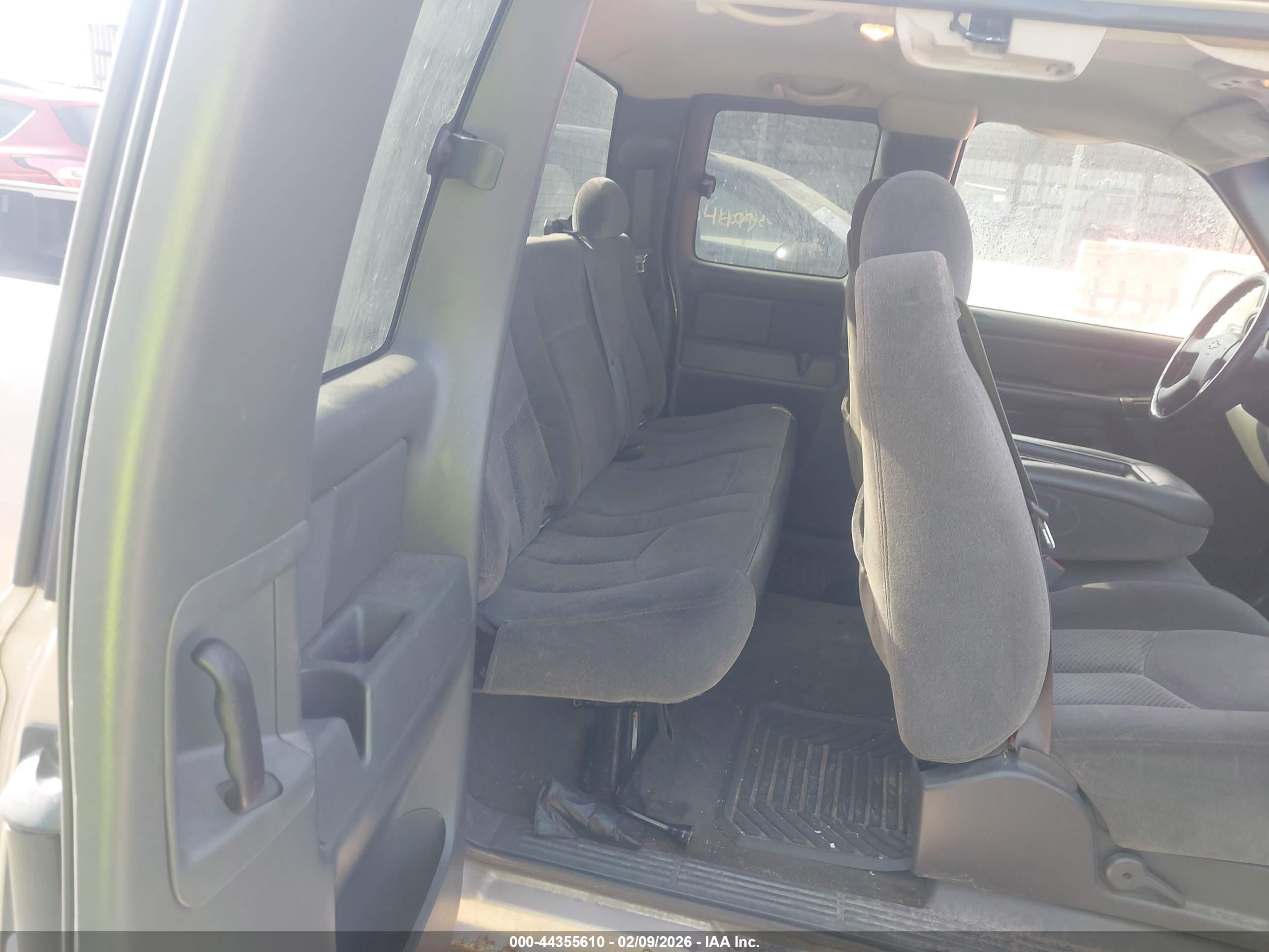 CHEVROLET SILVERADO image 8