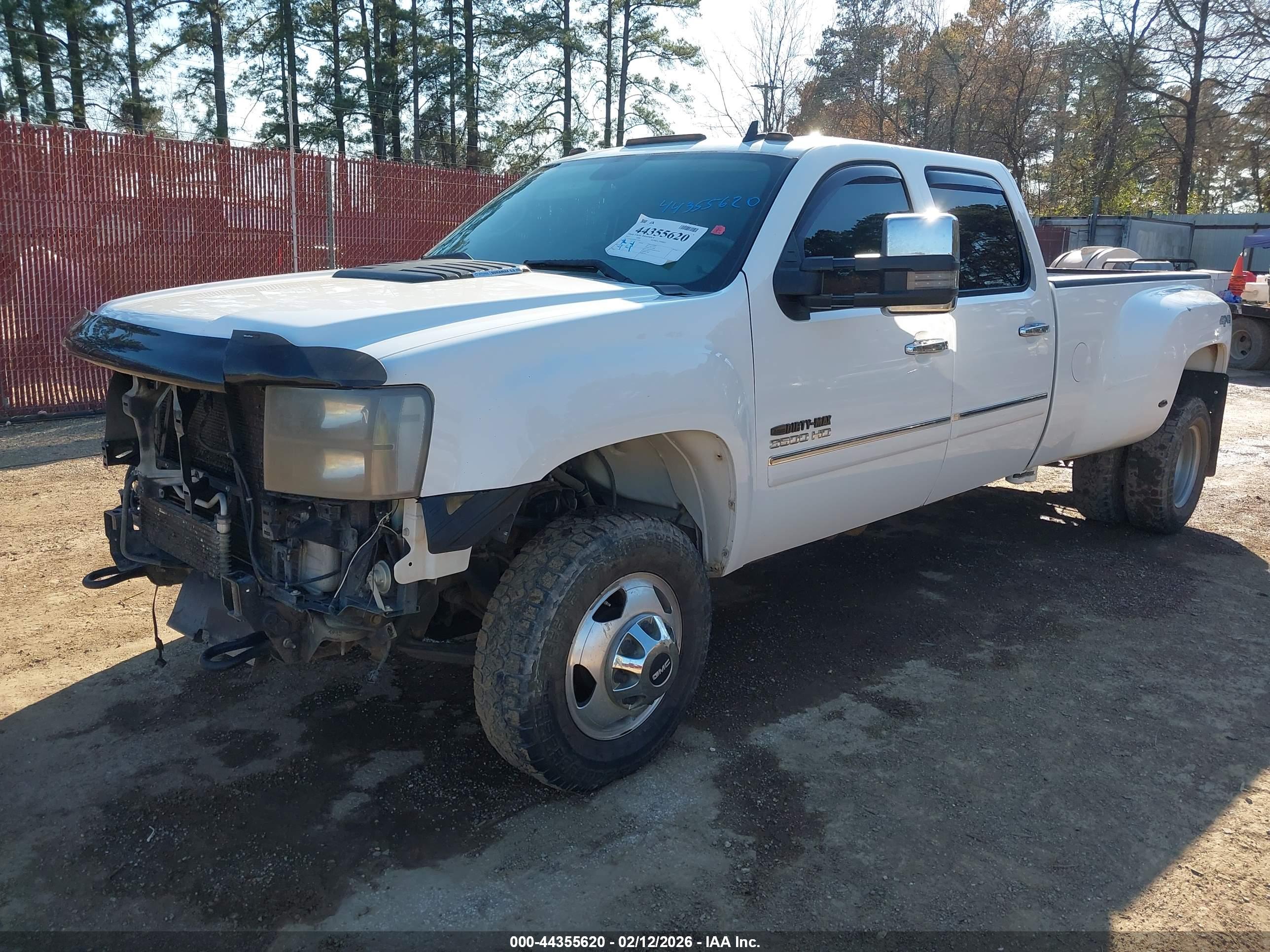 GMC SIERRA image 2