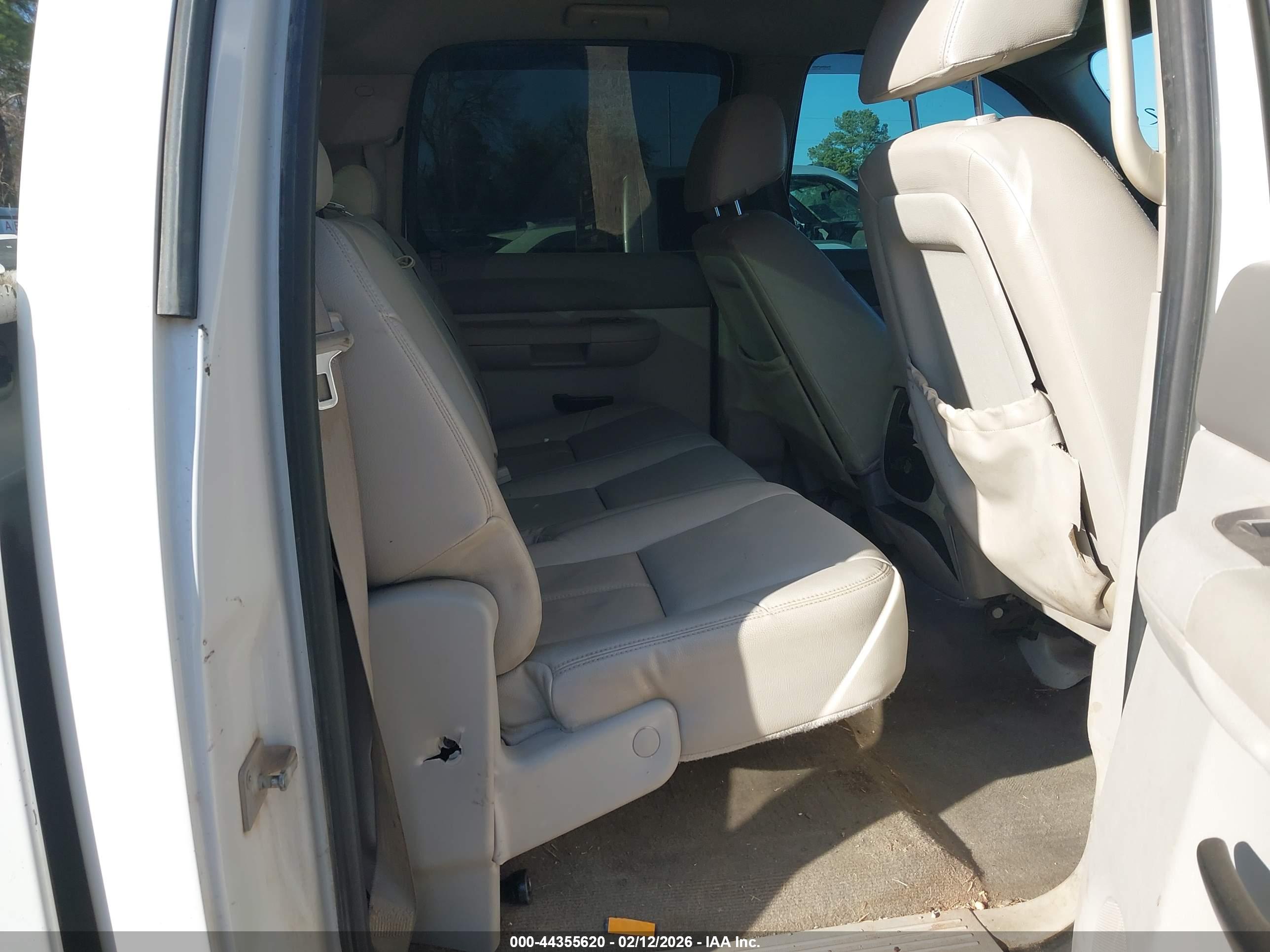 GMC SIERRA image 8