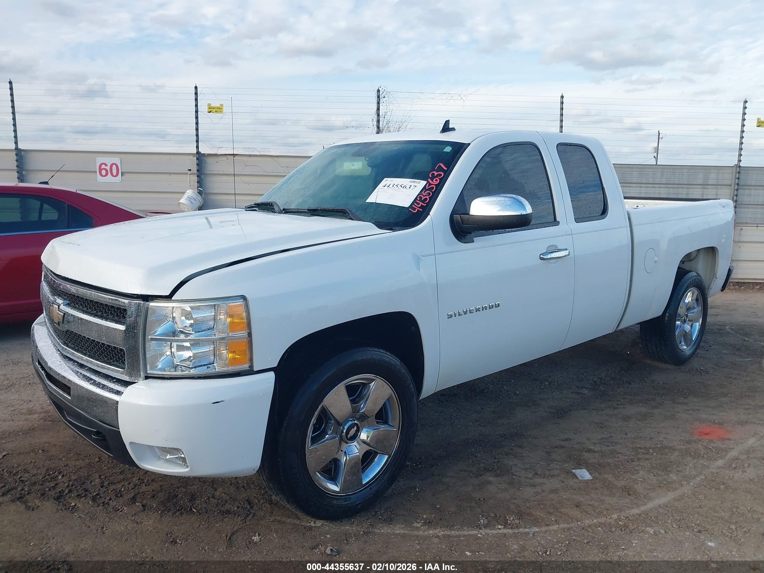 CHEVROLET SILVERADO image 2