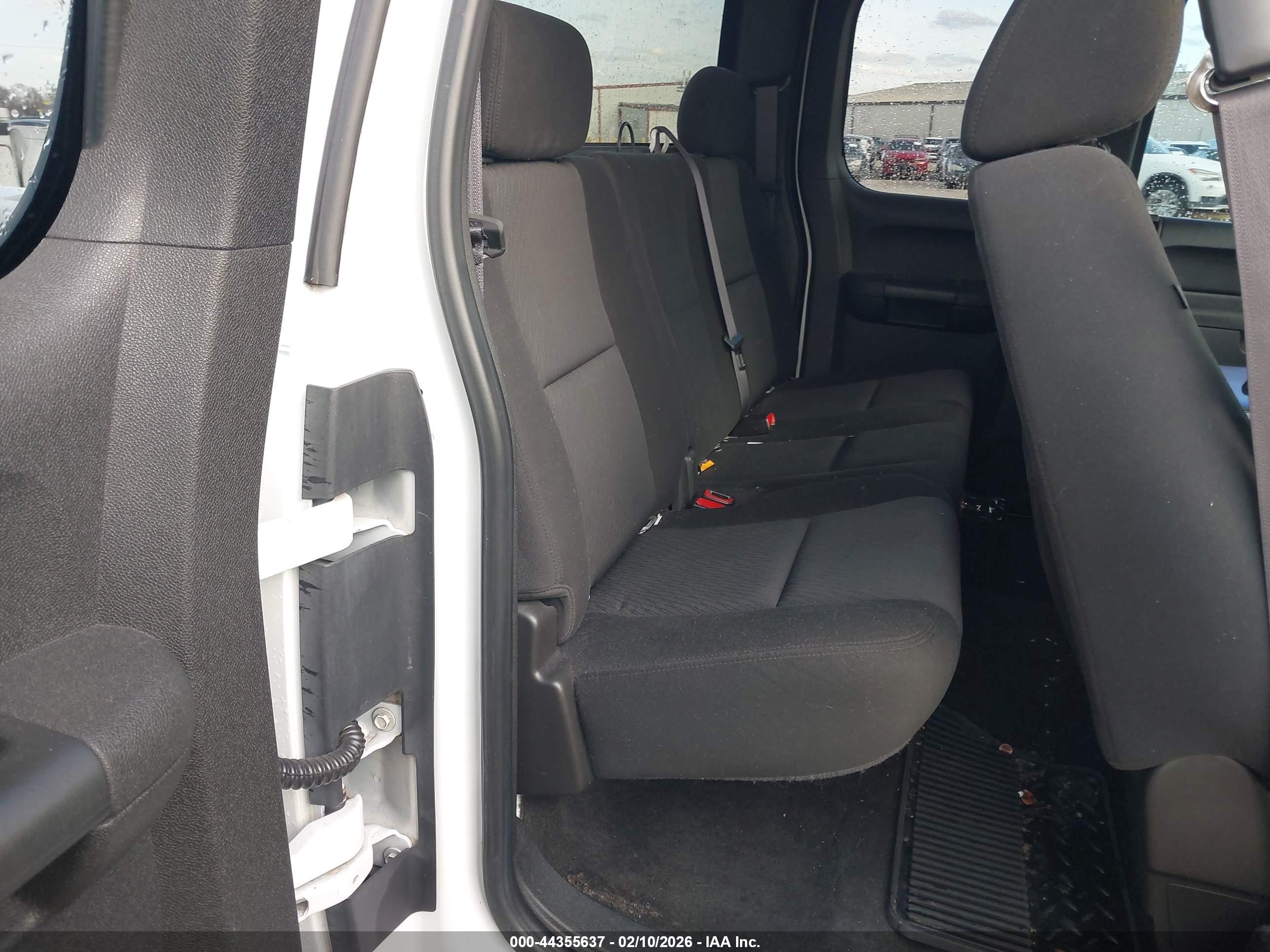 CHEVROLET SILVERADO image 8