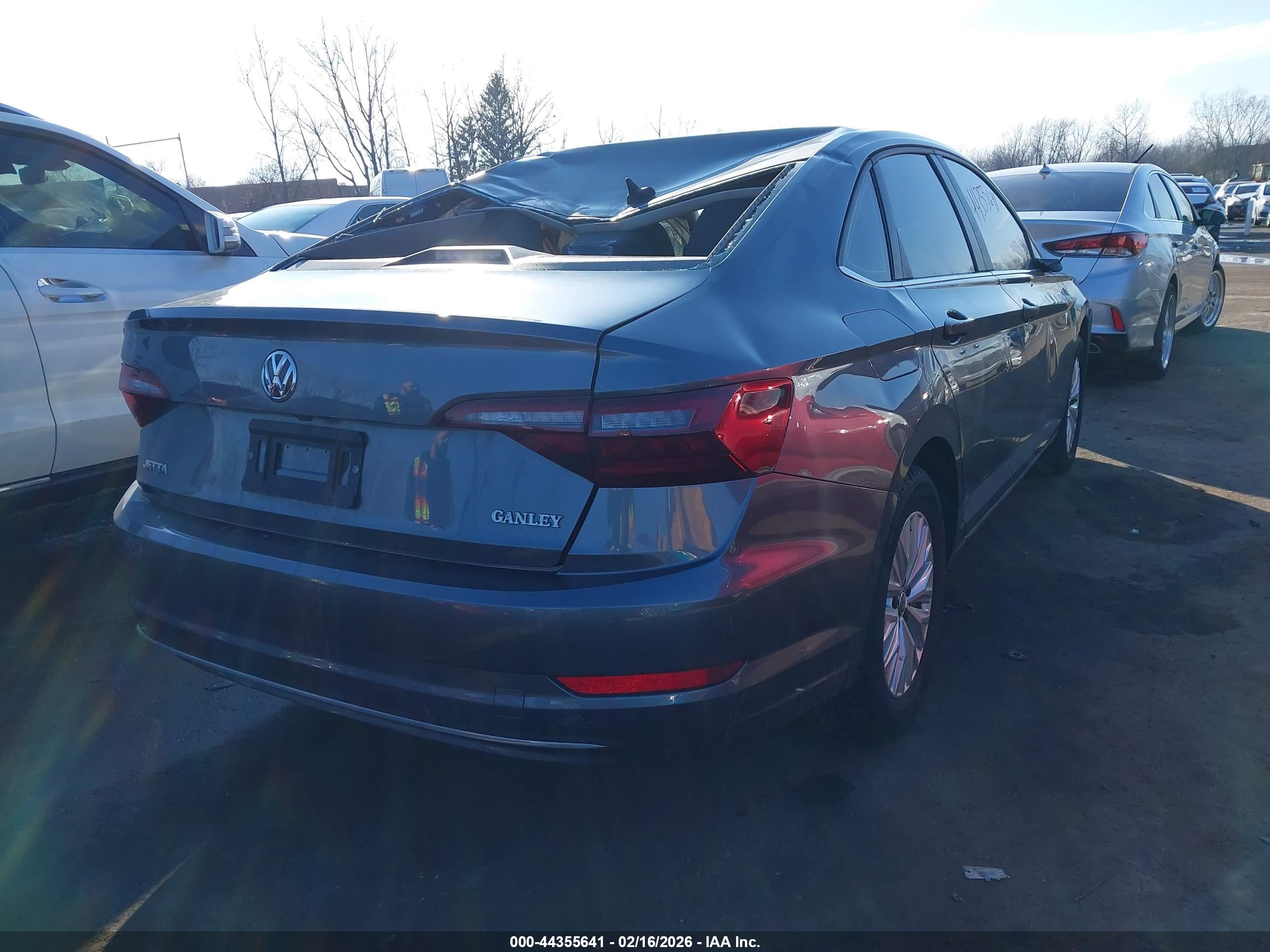 VOLKSWAGEN JETTA image 4