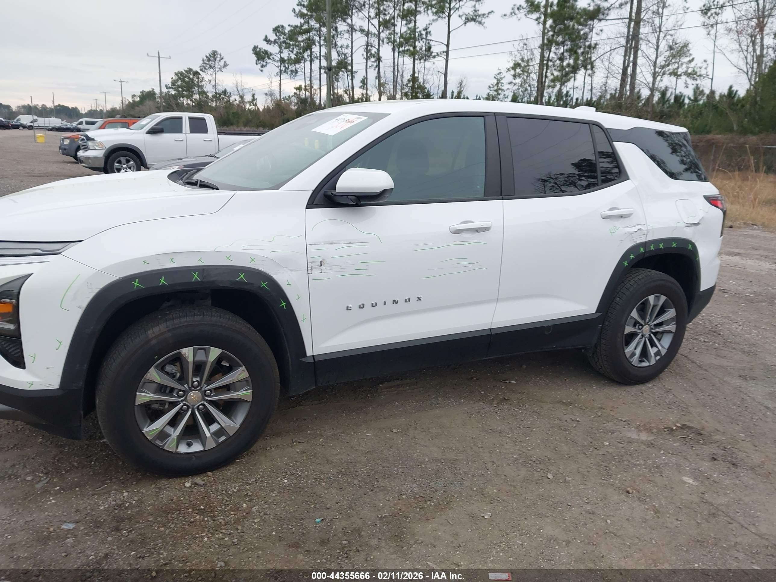 CHEVROLET EQUINOX image 6