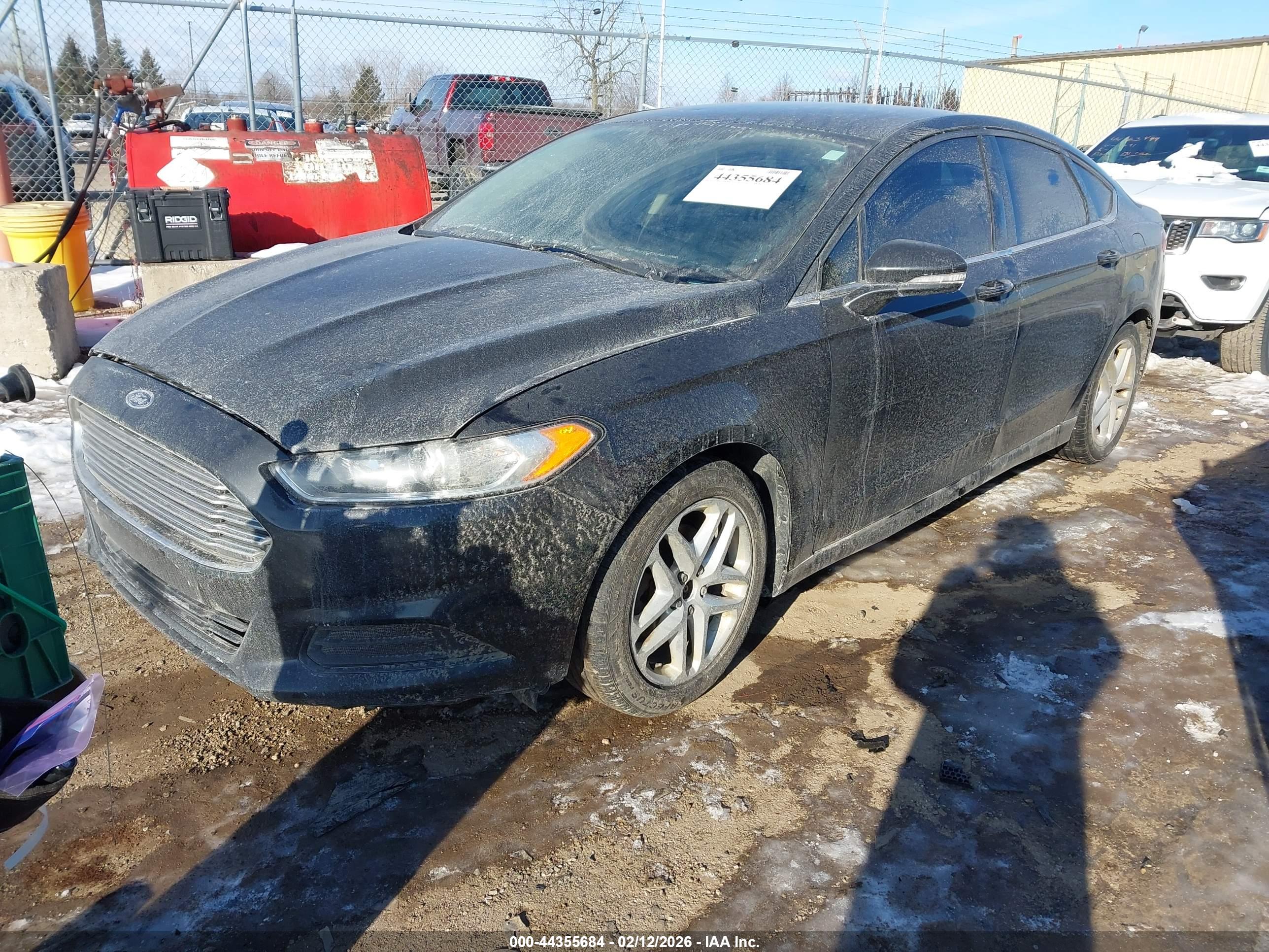 FORD FUSION image 2