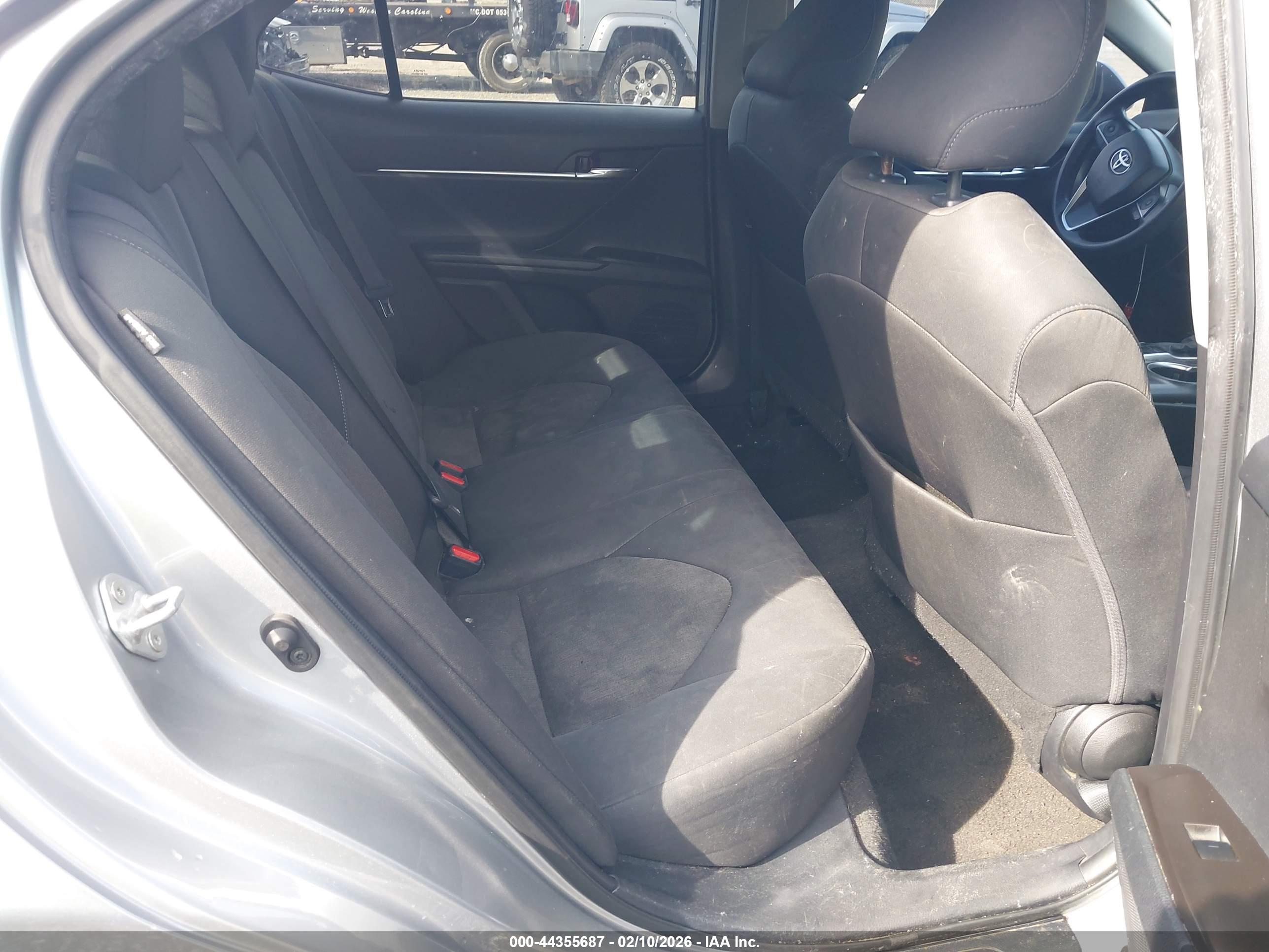 TOYOTA CAMRY image 8