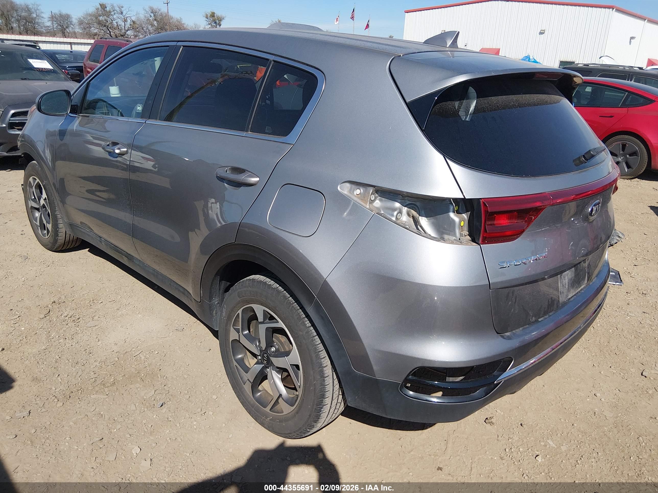 KIA SPORTAGE image 3