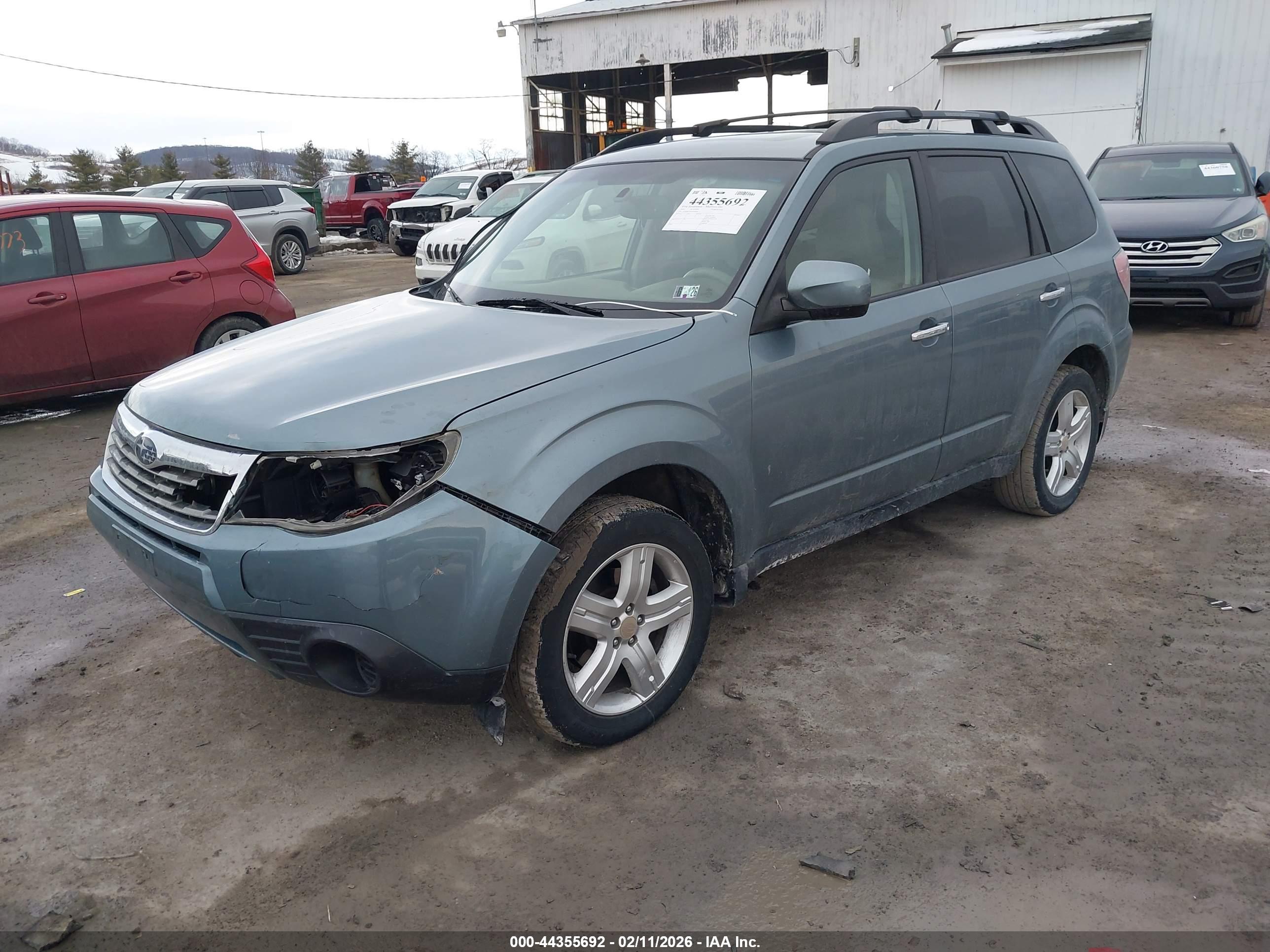 SUBARU FORESTER image 2
